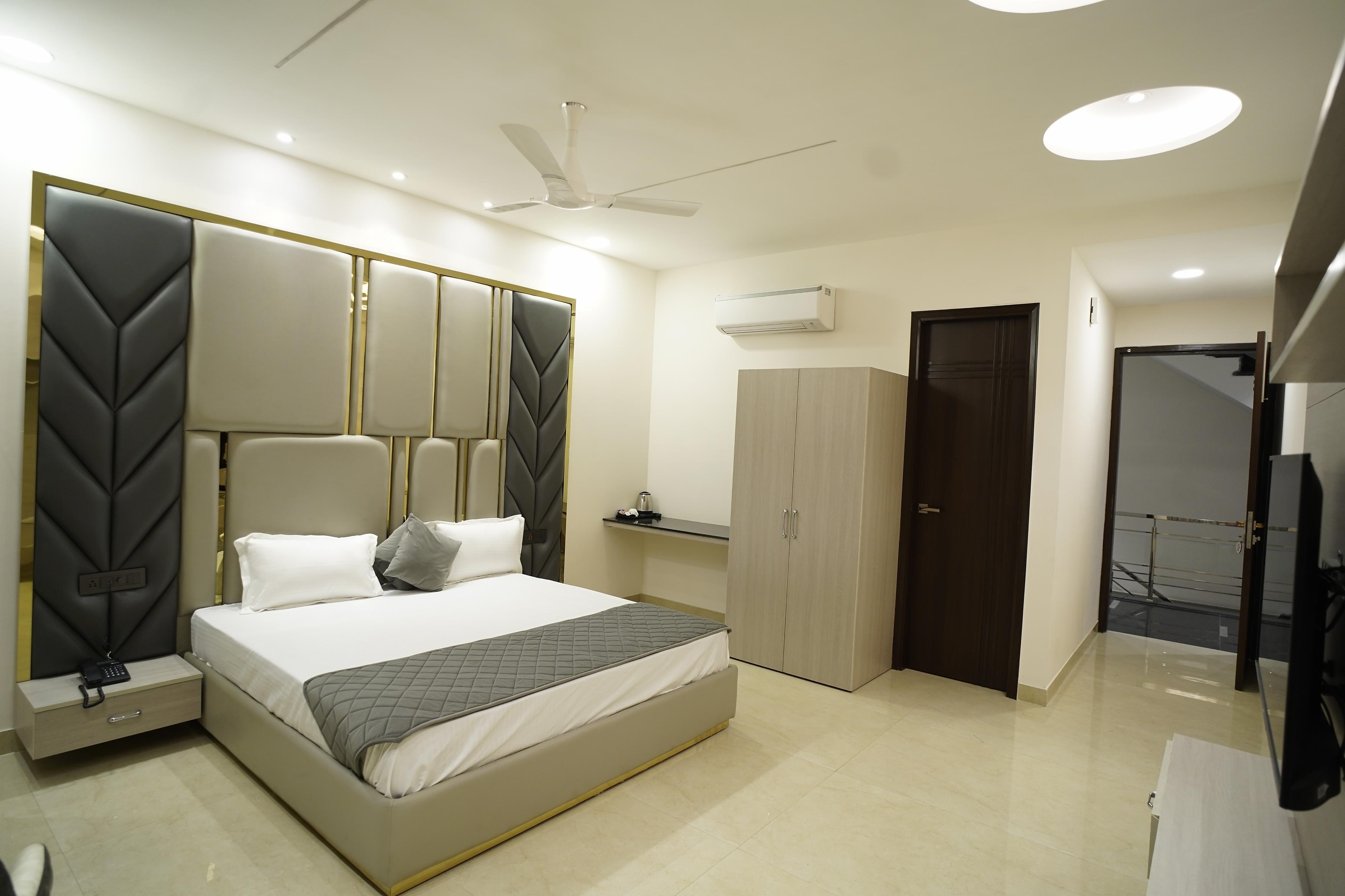 OVEL HOTEL LUXURY - Tap to explore photos