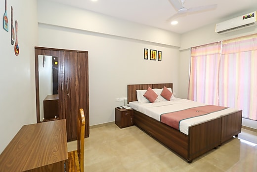 Pinaki Comfort Stay Vile Parle Near Airport