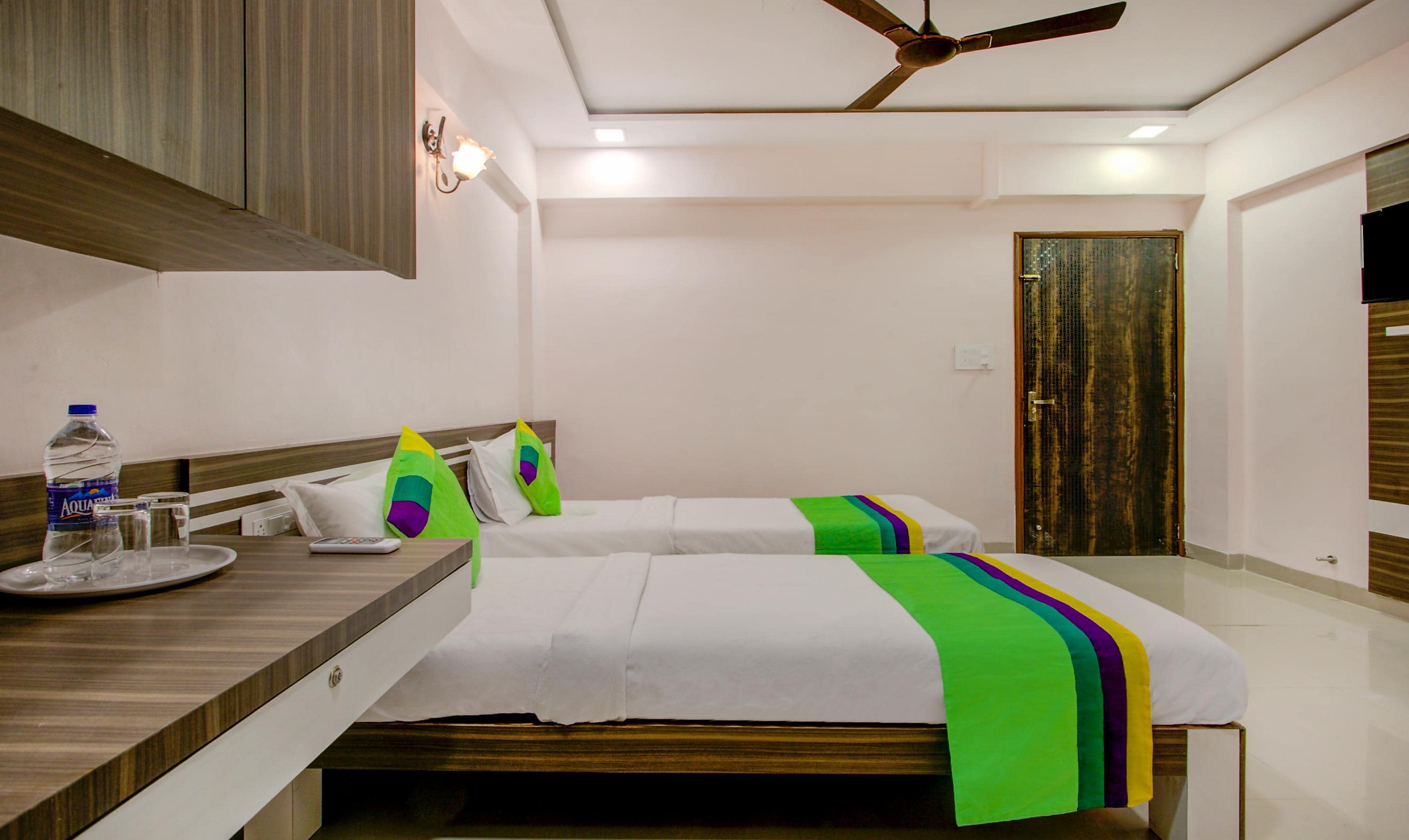 Treebo Kings Inn Vashi - Tap to explore photos
