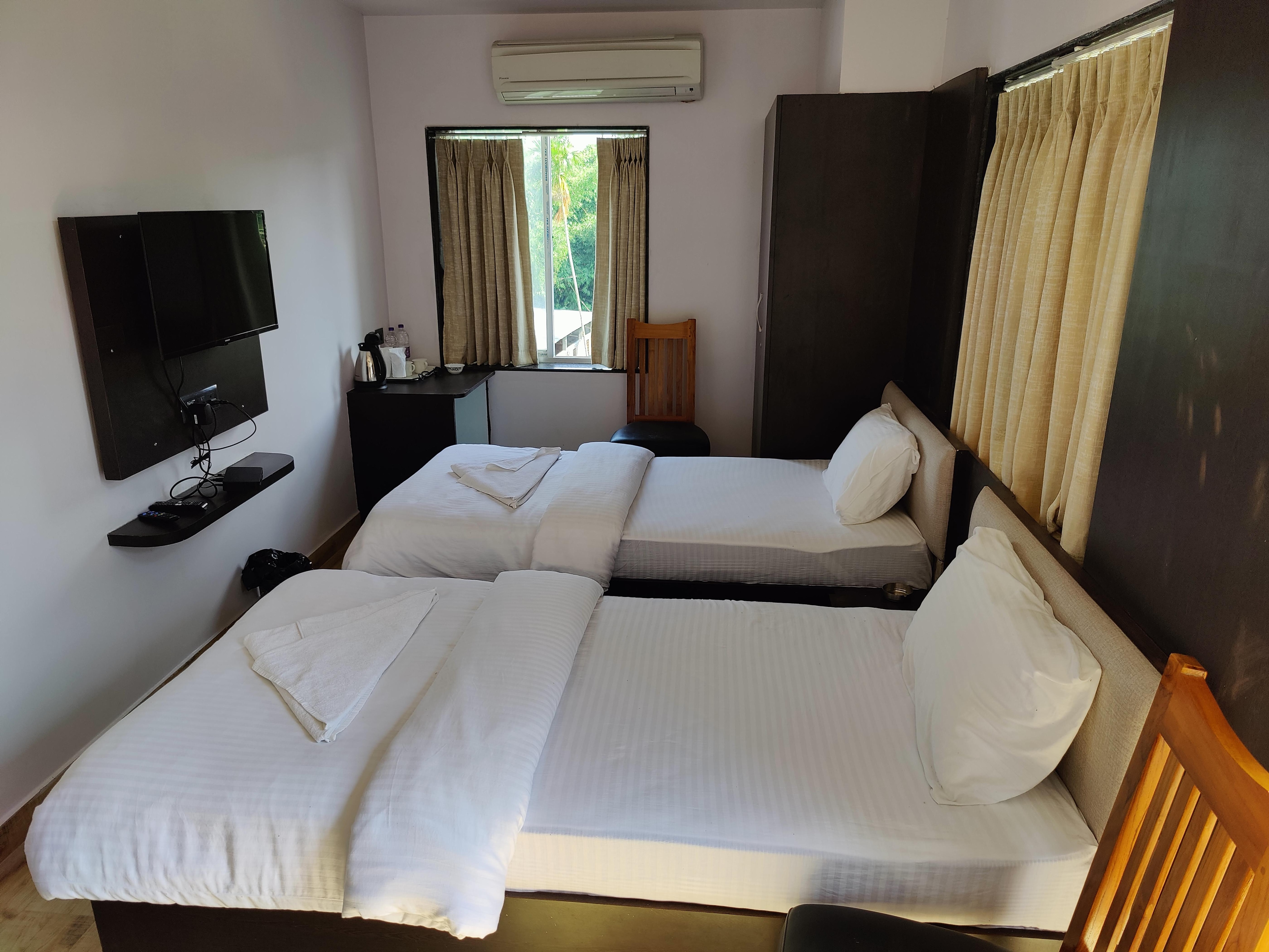Hotel Saanjaa - Tap to explore photos