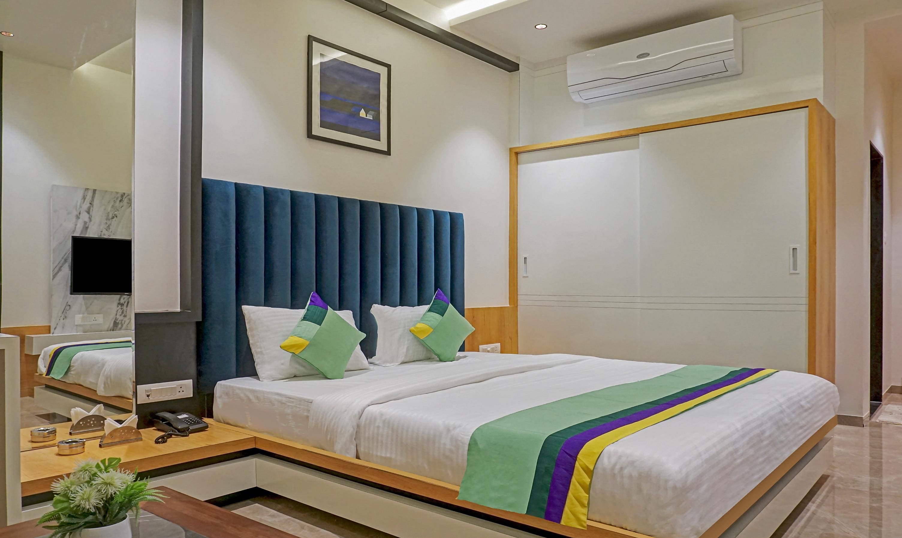 Deluxe Room 1