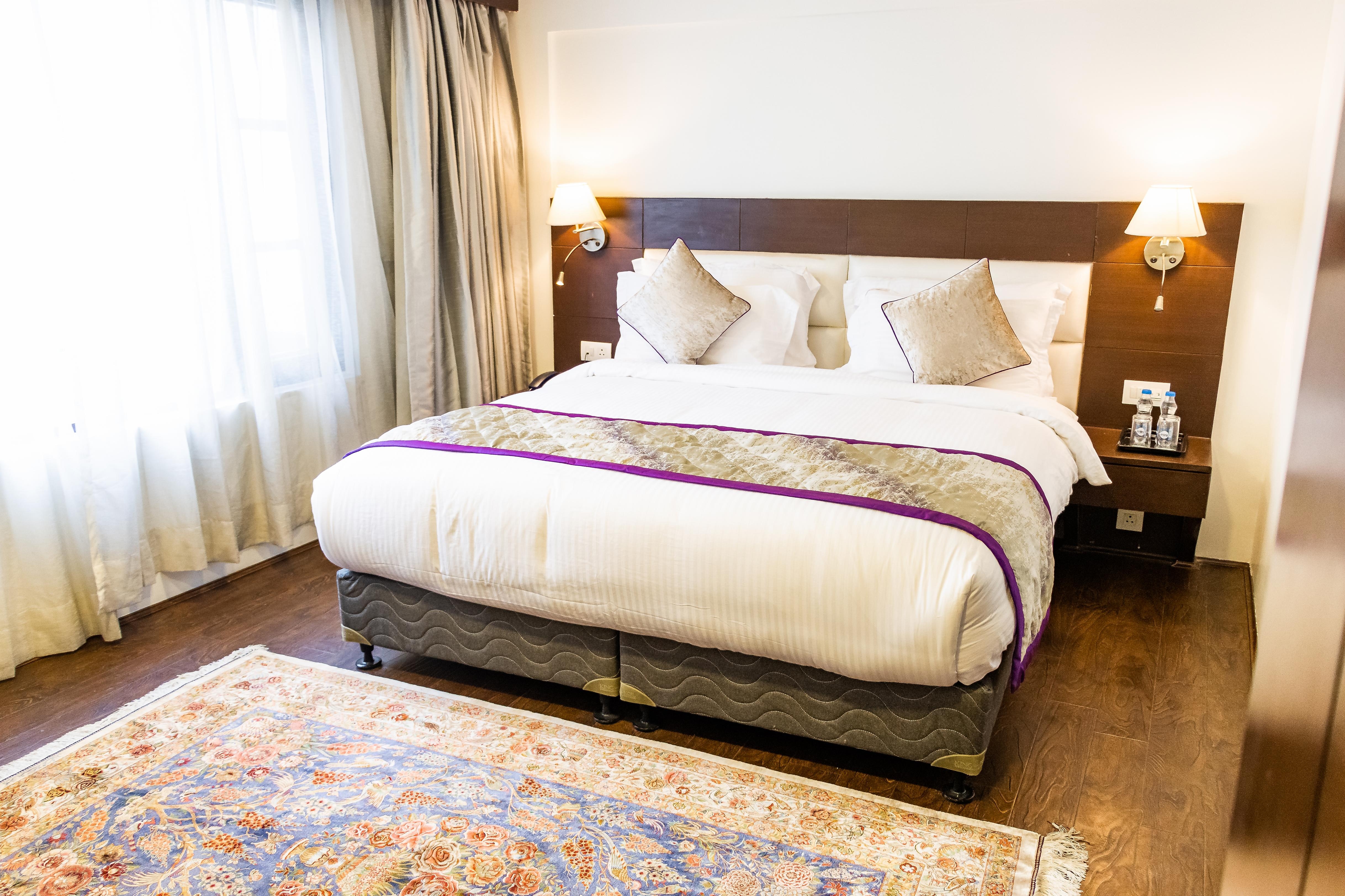 Hotel Paisley Palace, Srinagar - Tap to explore photos