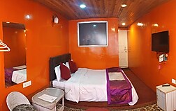 Deluxe Room 1.