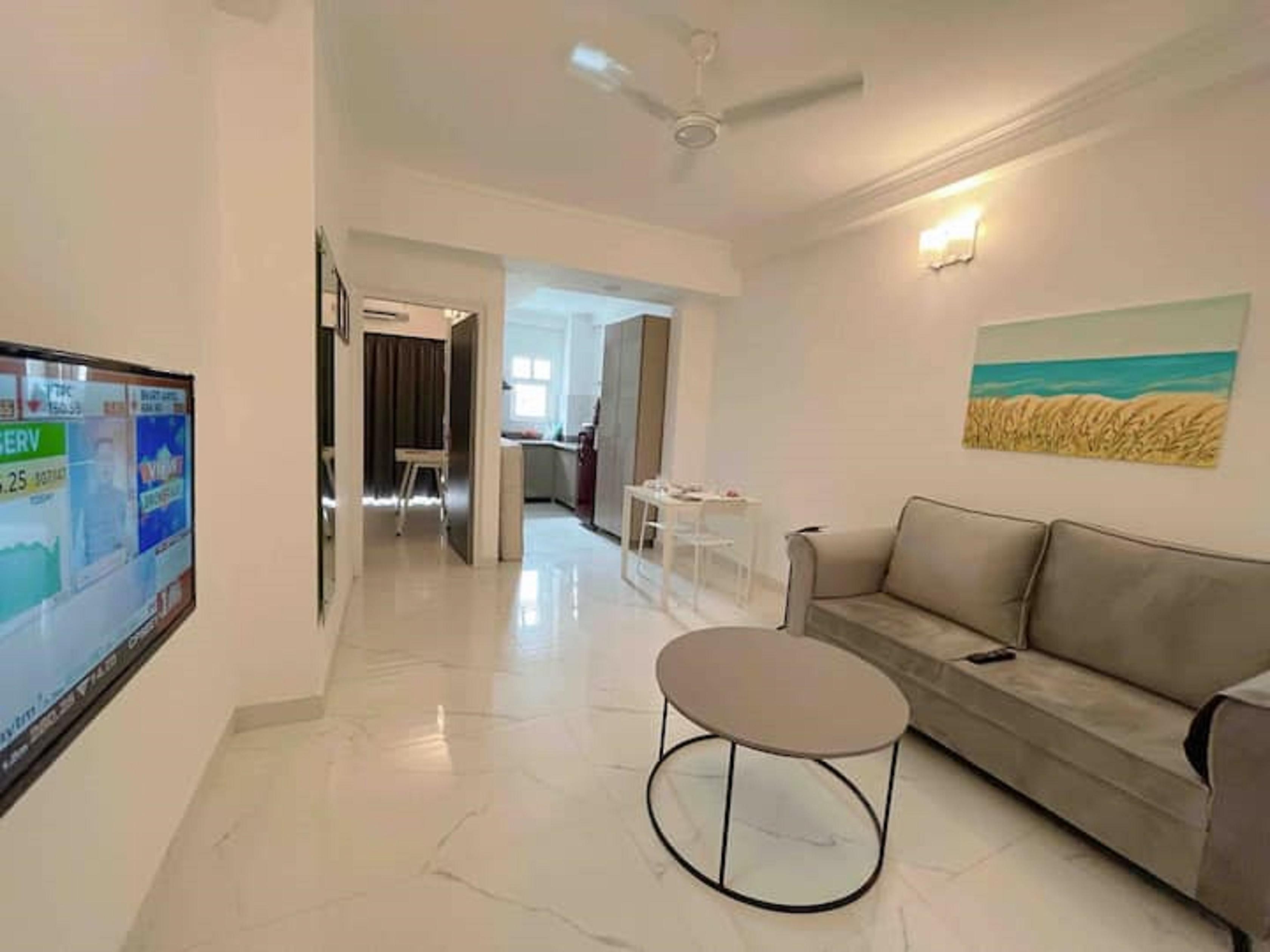 4 Sagar Serviced Apptt. Near Airport: Vasant Kunj - Tap to explore photos