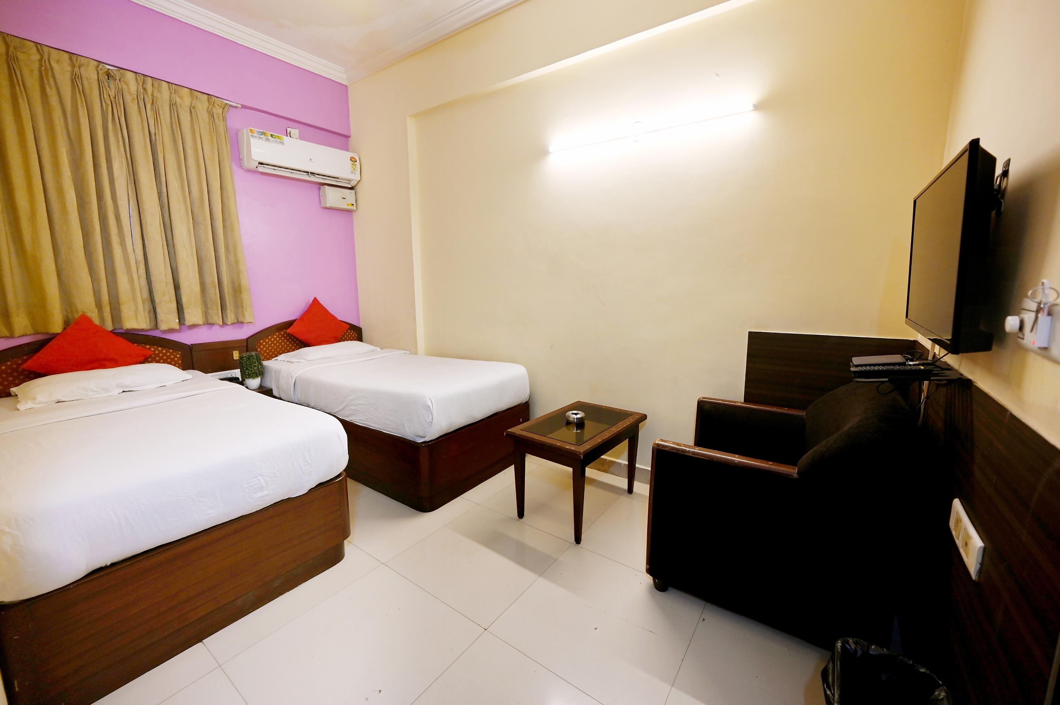 Classic Comforts Hotel - Tap to explore photos