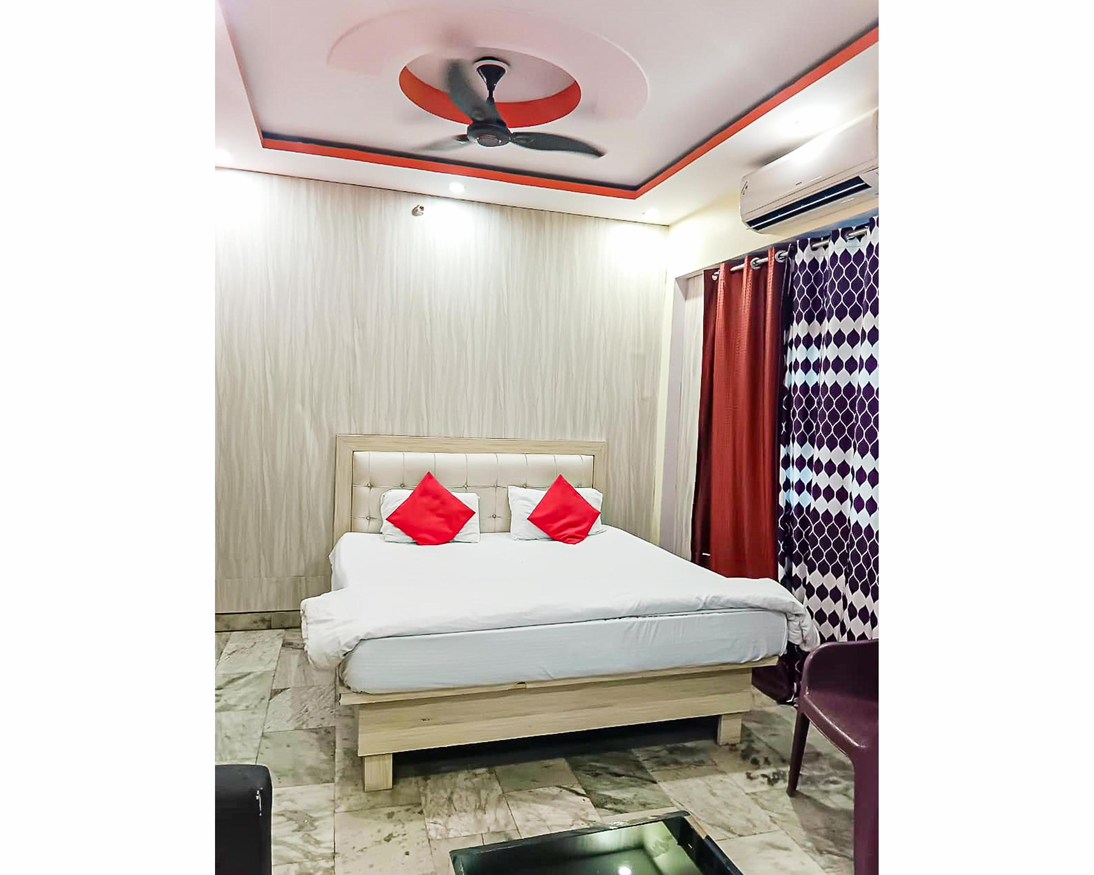 Hotel Krishna By WB Inn - Tap to explore photos