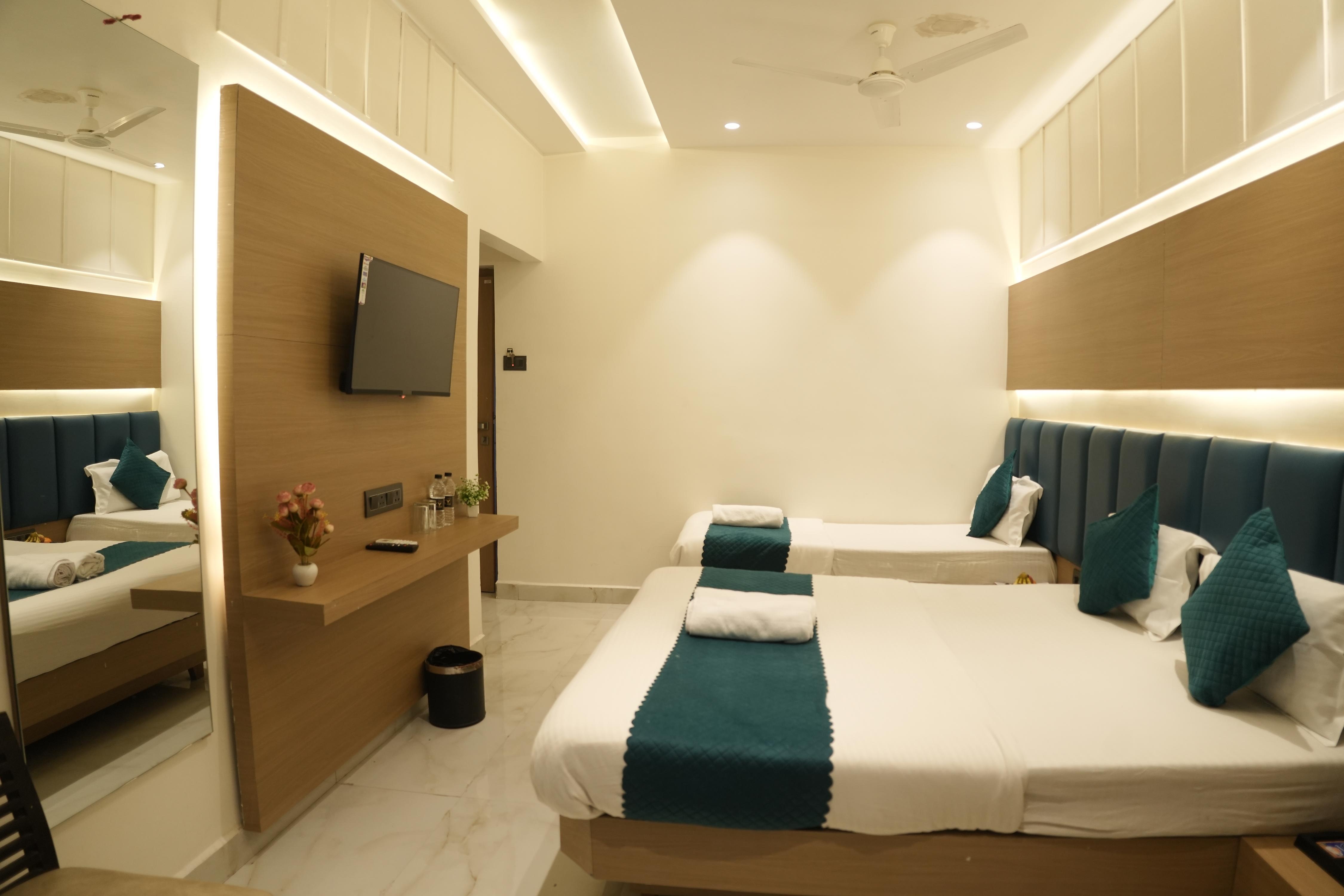 Luxury Triple Bed Room 1