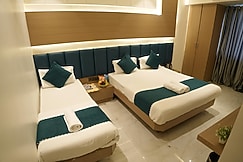 Kiara Eshosans Palace (100 meters From Sai Samadhi Temple), Shirdi