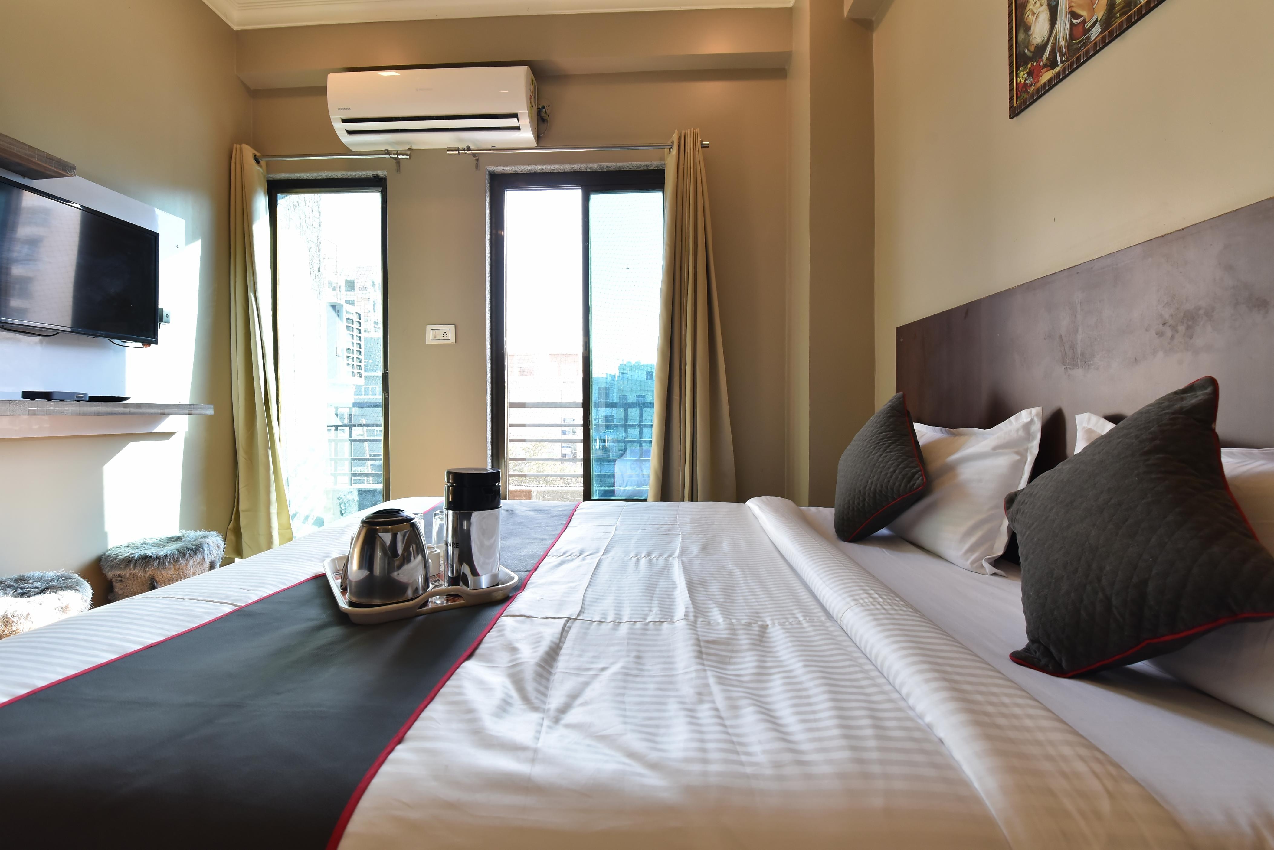 Hotel Kailash Villa - Tap to explore photos