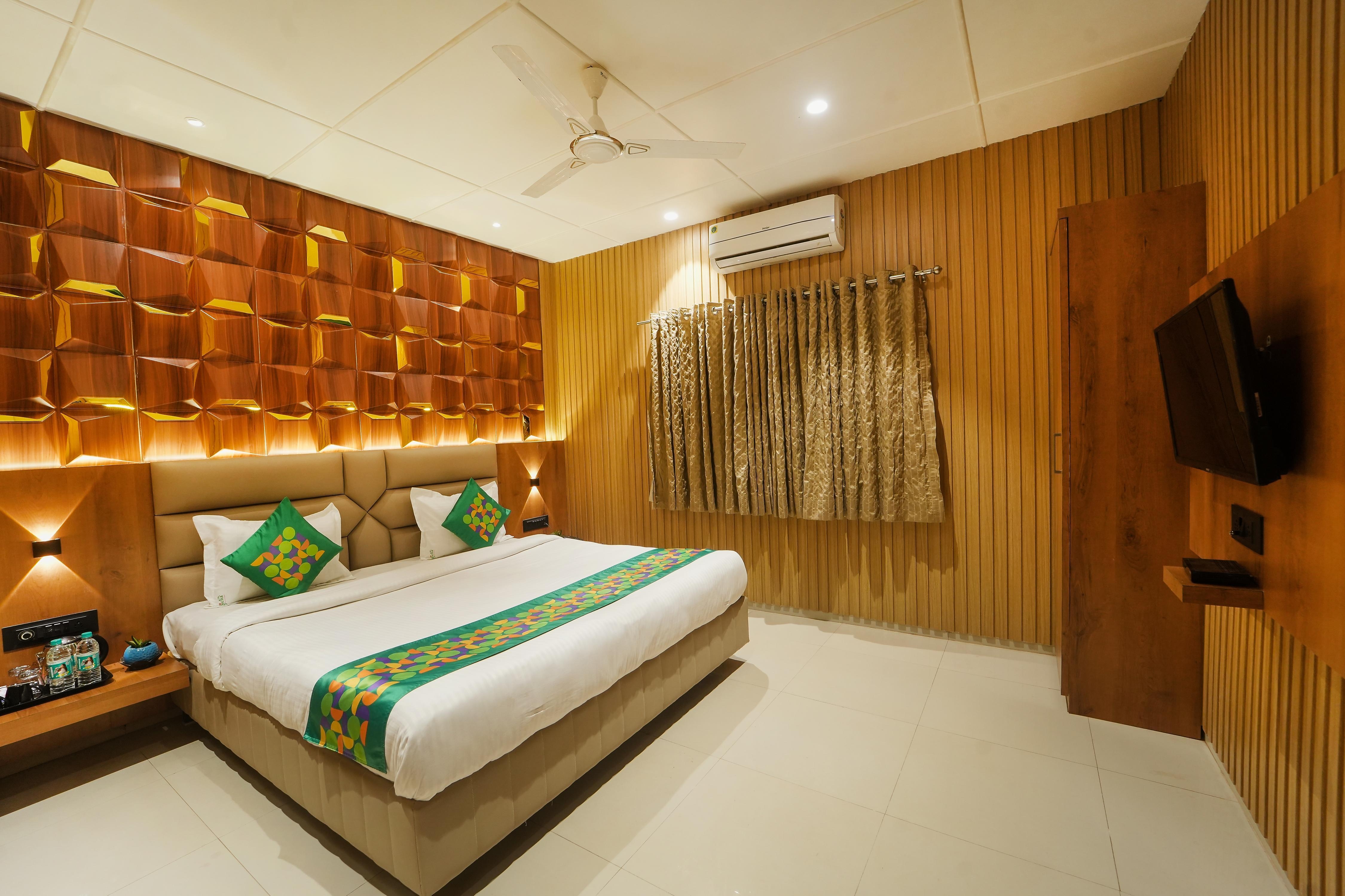Economy Room 1