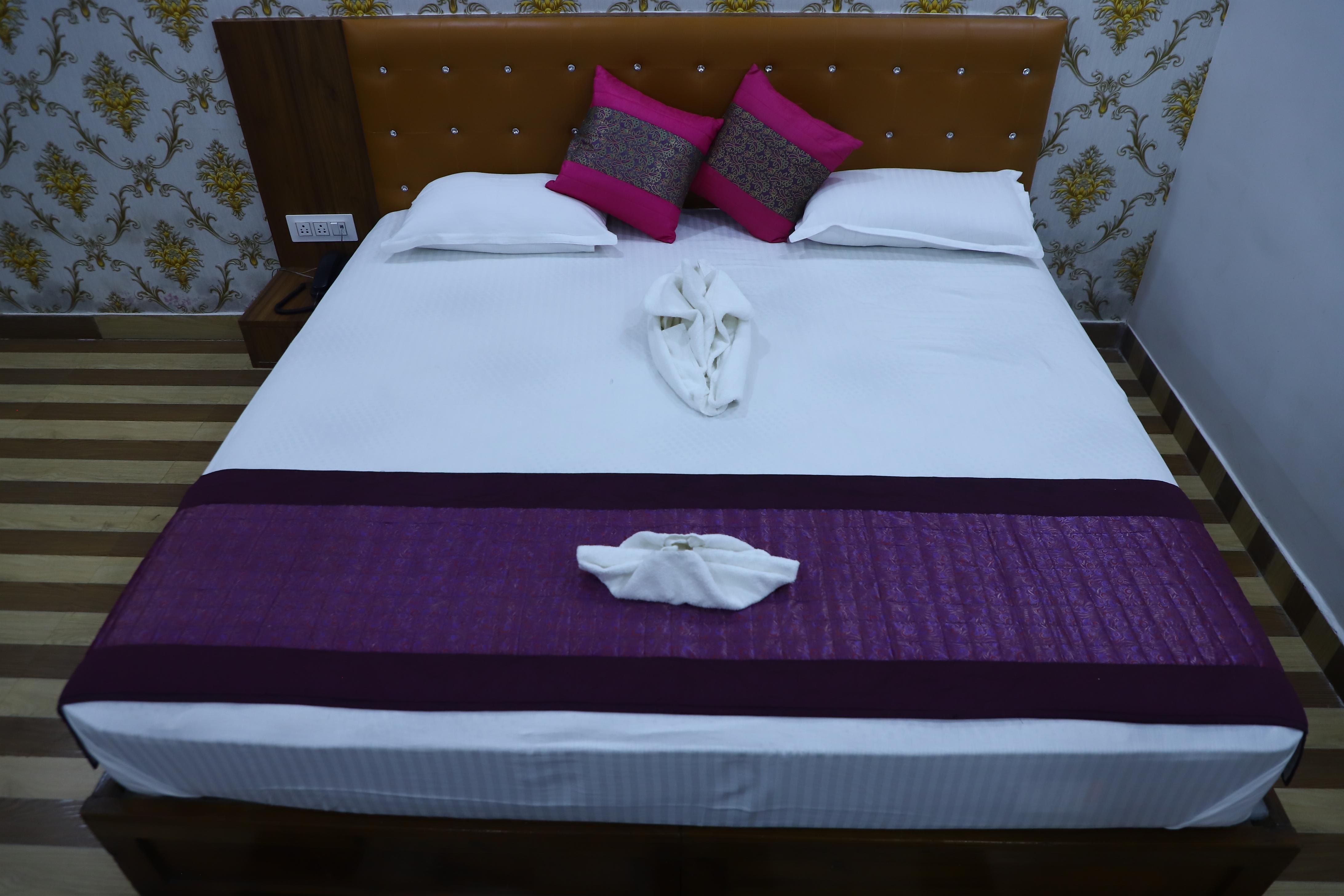 Hotel Aranya Vihar - Tap to explore photos
