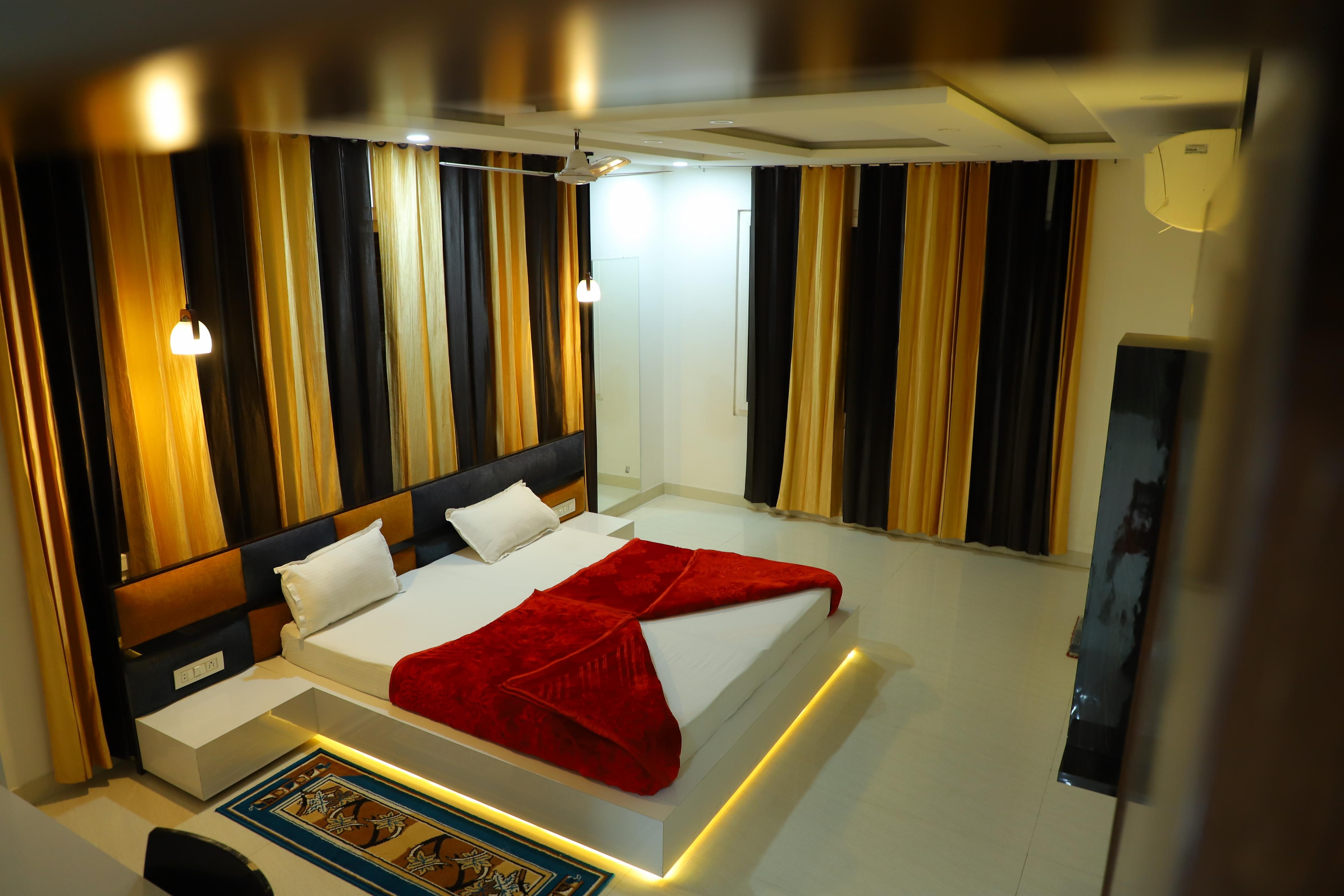 HOTEL VASUNDHRA - Tap to explore photos