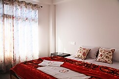 Misty Mons Home Stay & Cafe, Lava, Lava