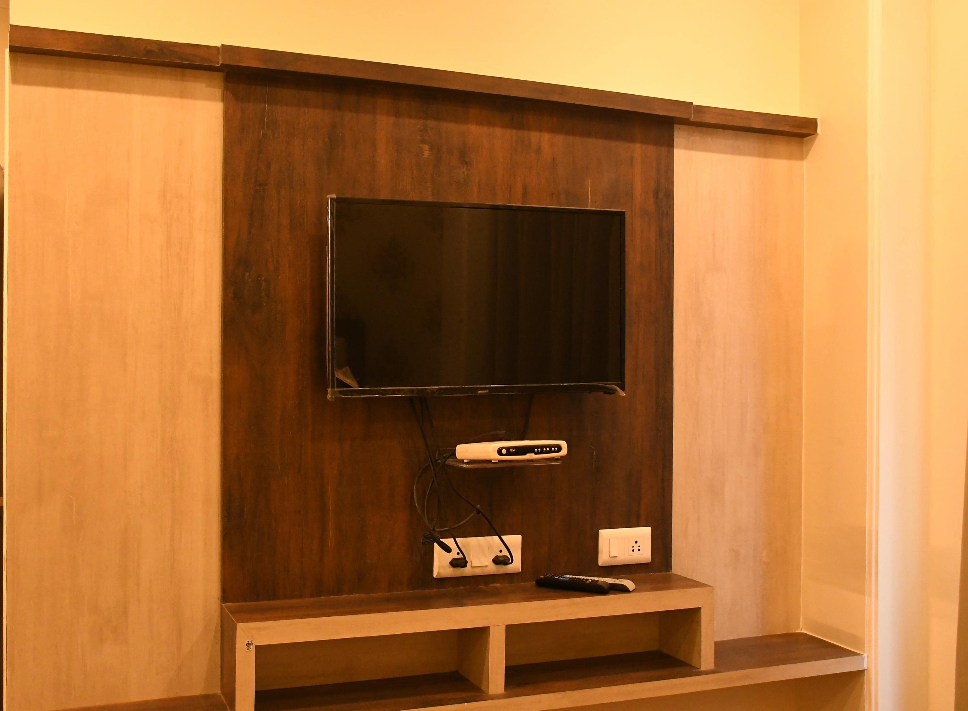 Atulyam Residency @400mts from Mall Road Shimla - Tap to explore photos