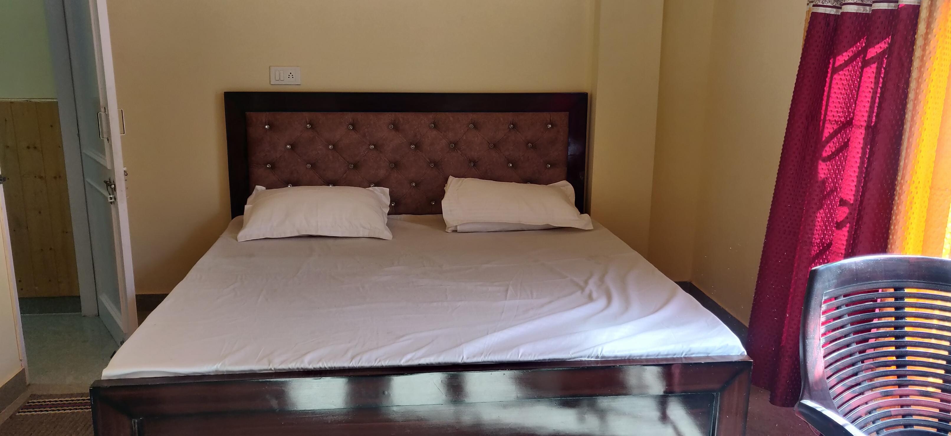 Kanwar Homestay - Tap to explore photos