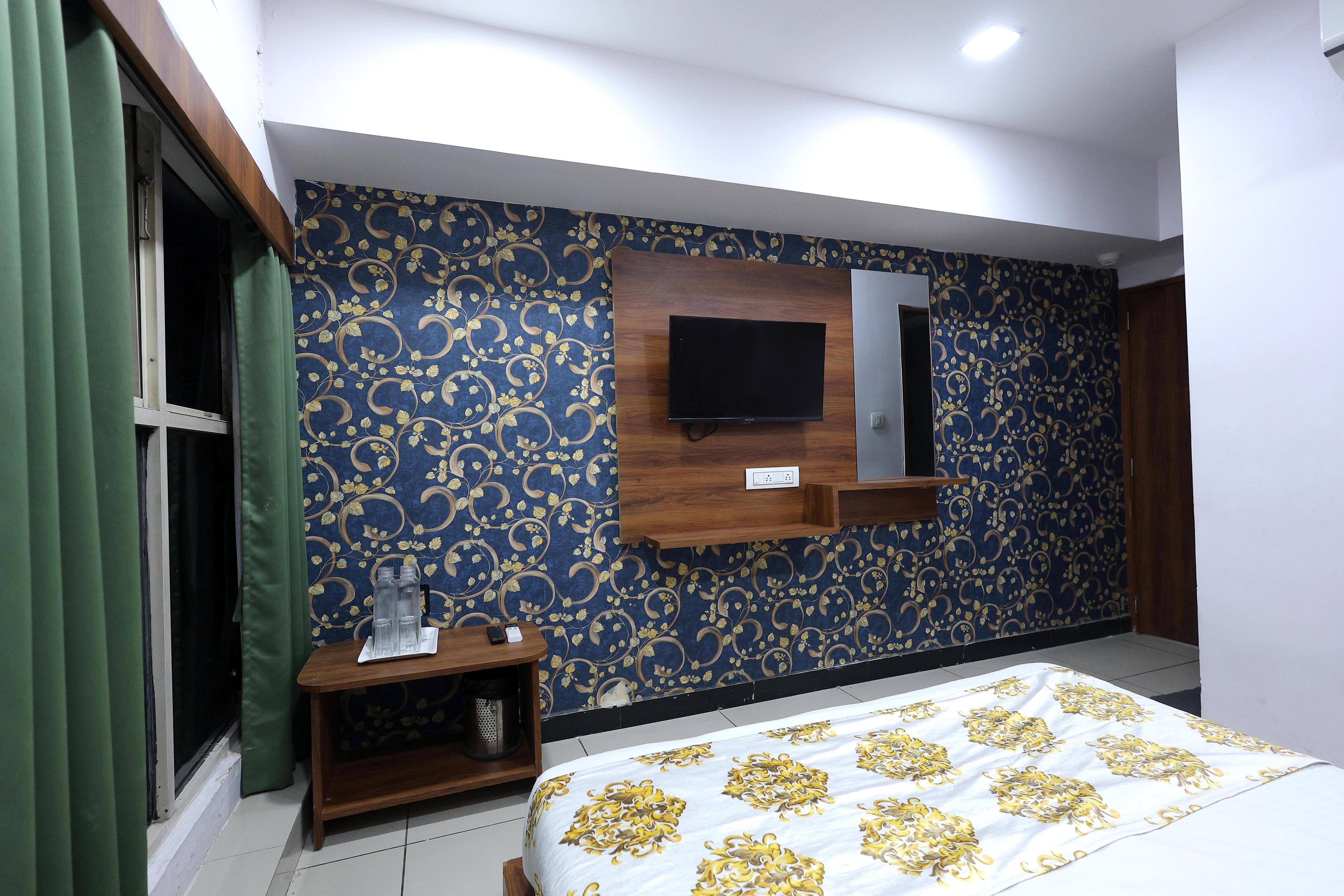 HOTEL BHAVYA VILLA - Tap to explore photos