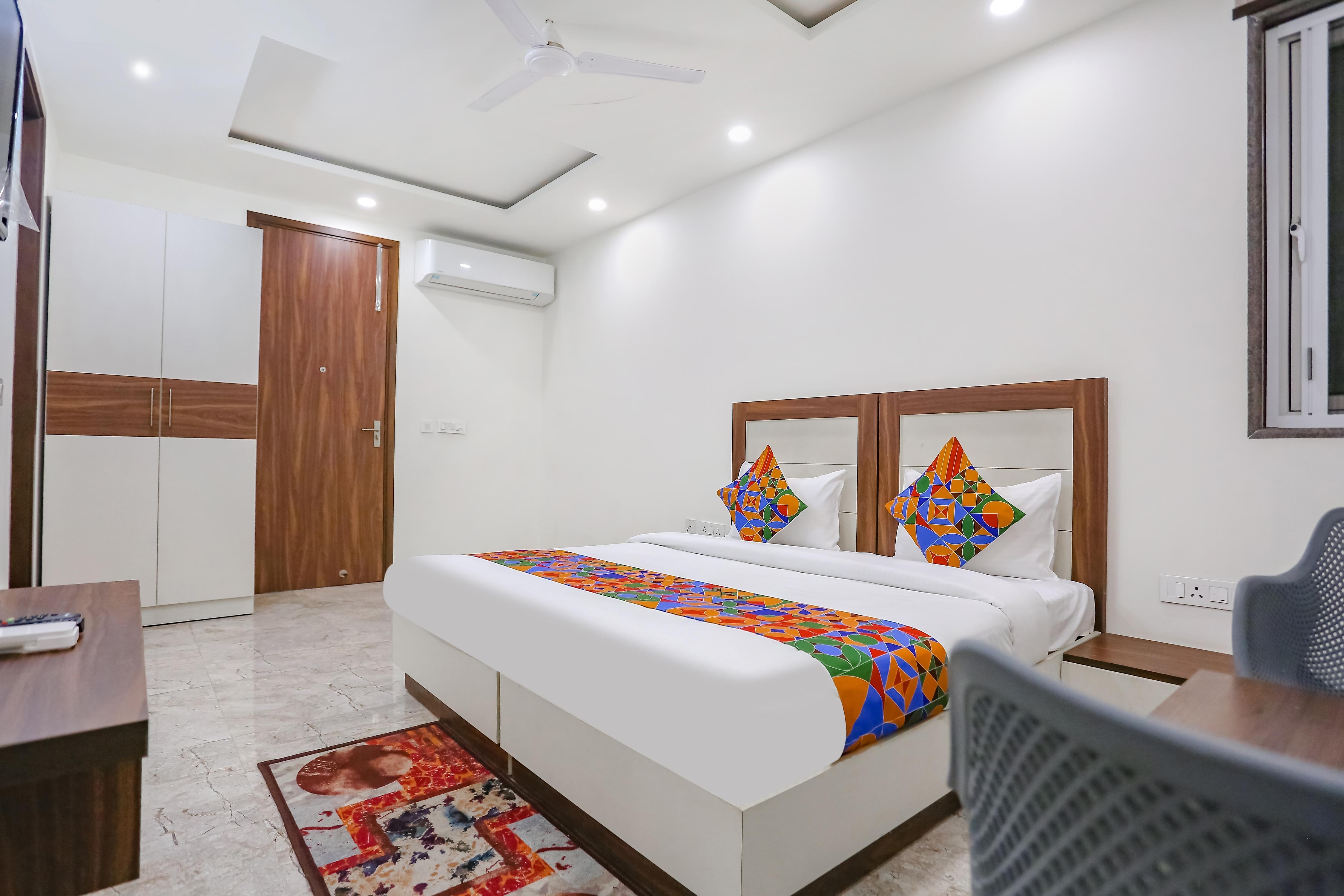 FabHotel Aerosky - Nr. Yashobhoomi Convention Centre - Tap to explore photos