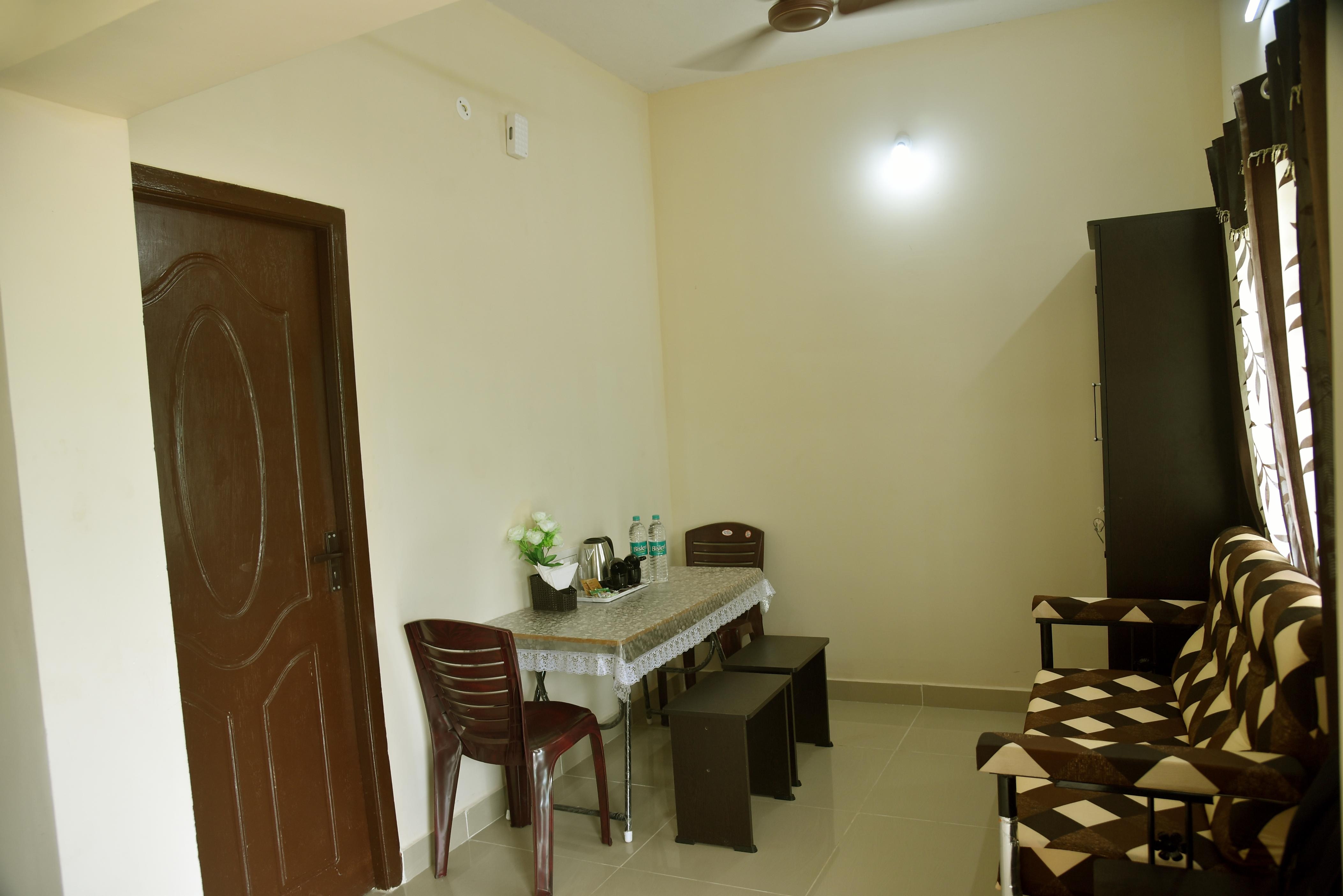 Kumbakonam Inn Hotels - Kumbakonam Inn Stay - Tap to explore photos