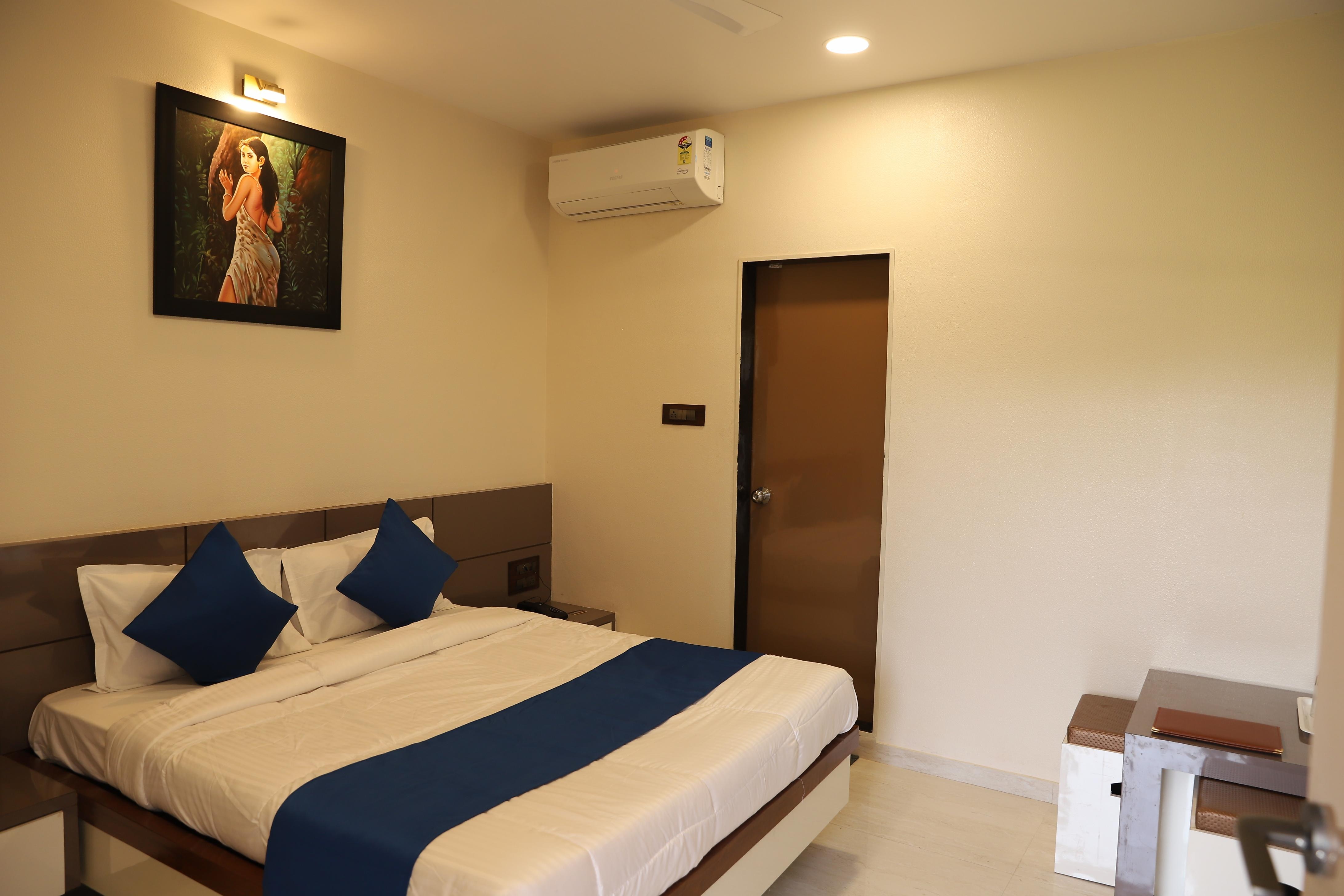 Deluxe Room 1