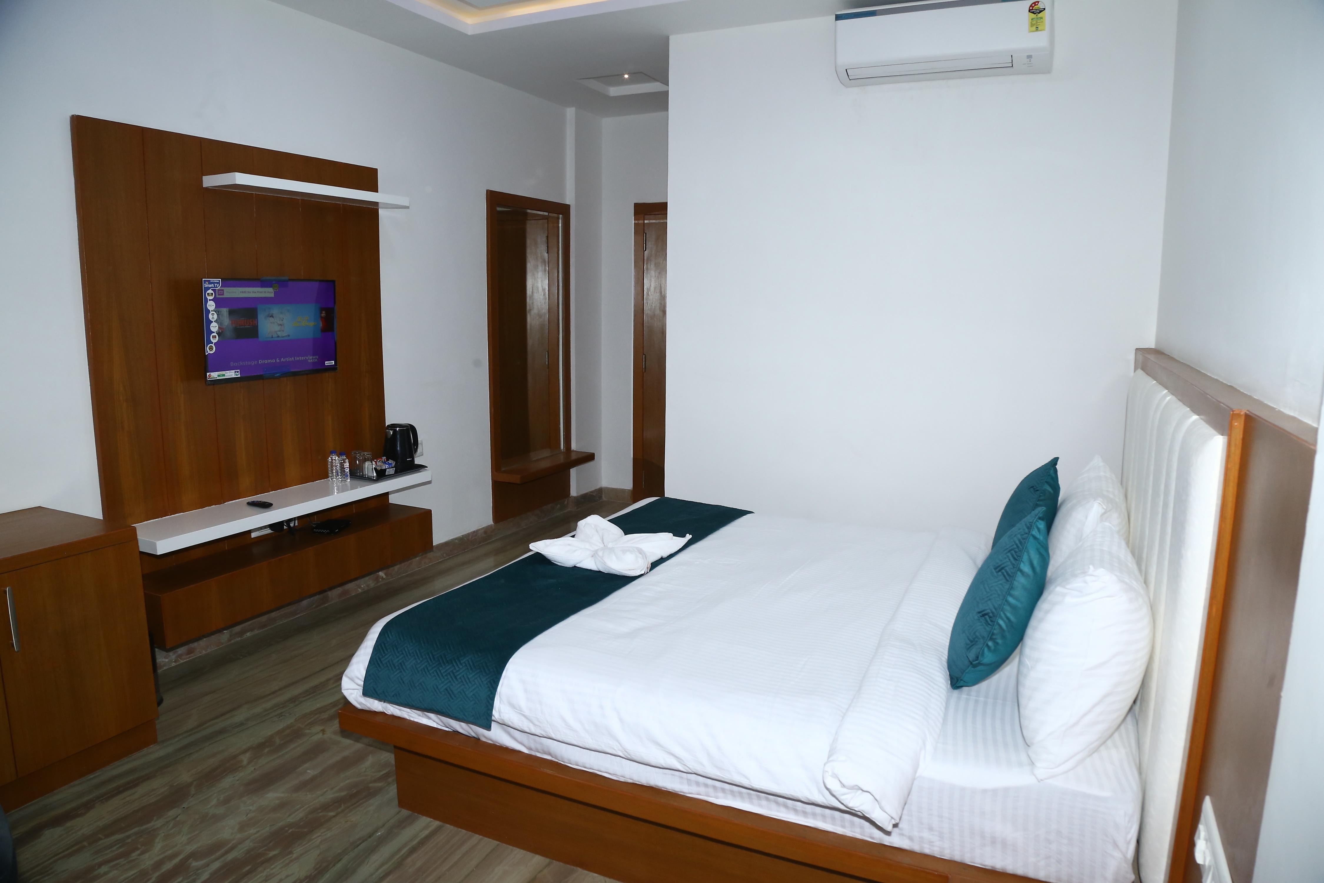 Hotel Brij Palace - Tap to explore photos