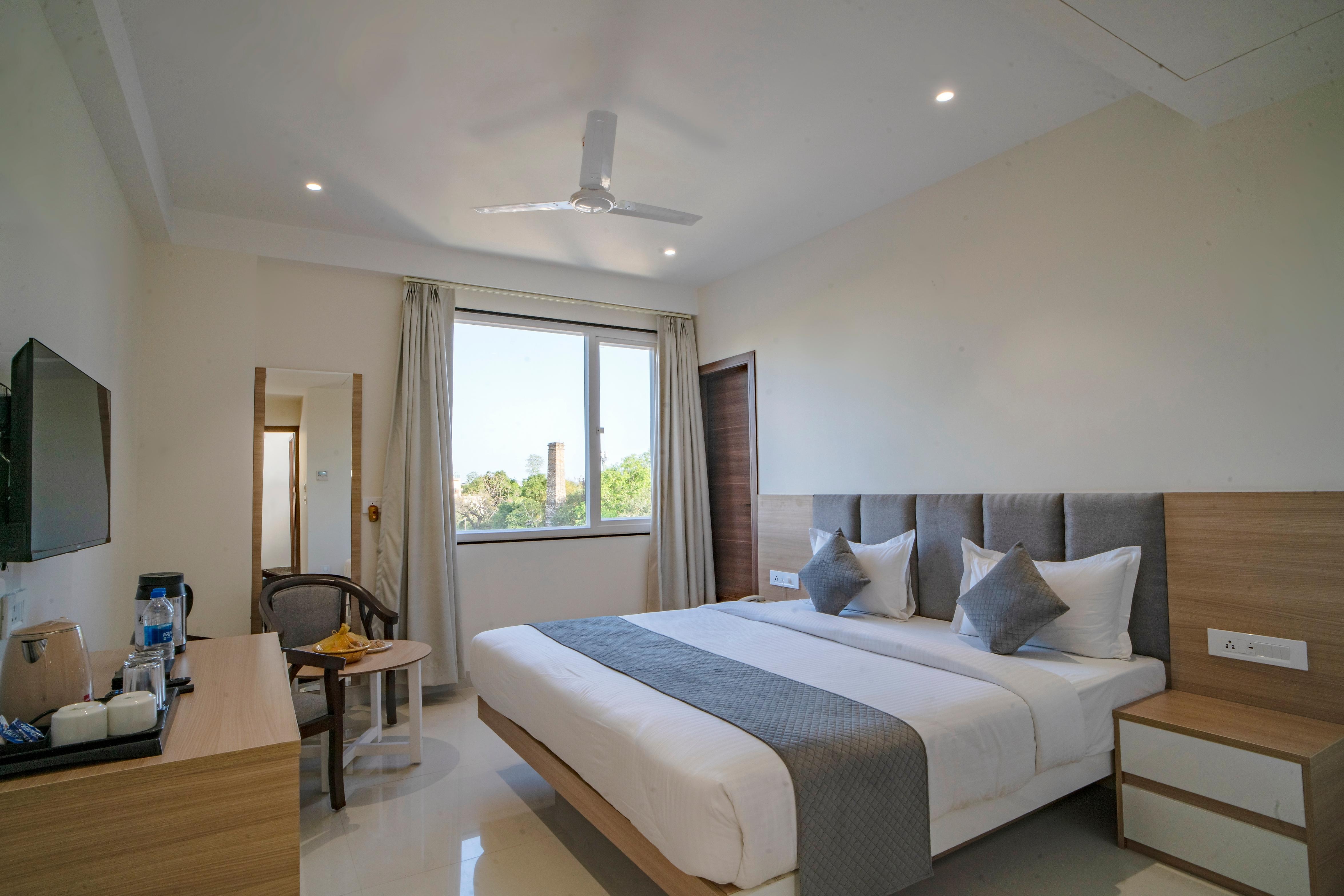 THE MANGAL VIEW RESIDENCY- A Luxury Business Hotel - Tap to explore photos