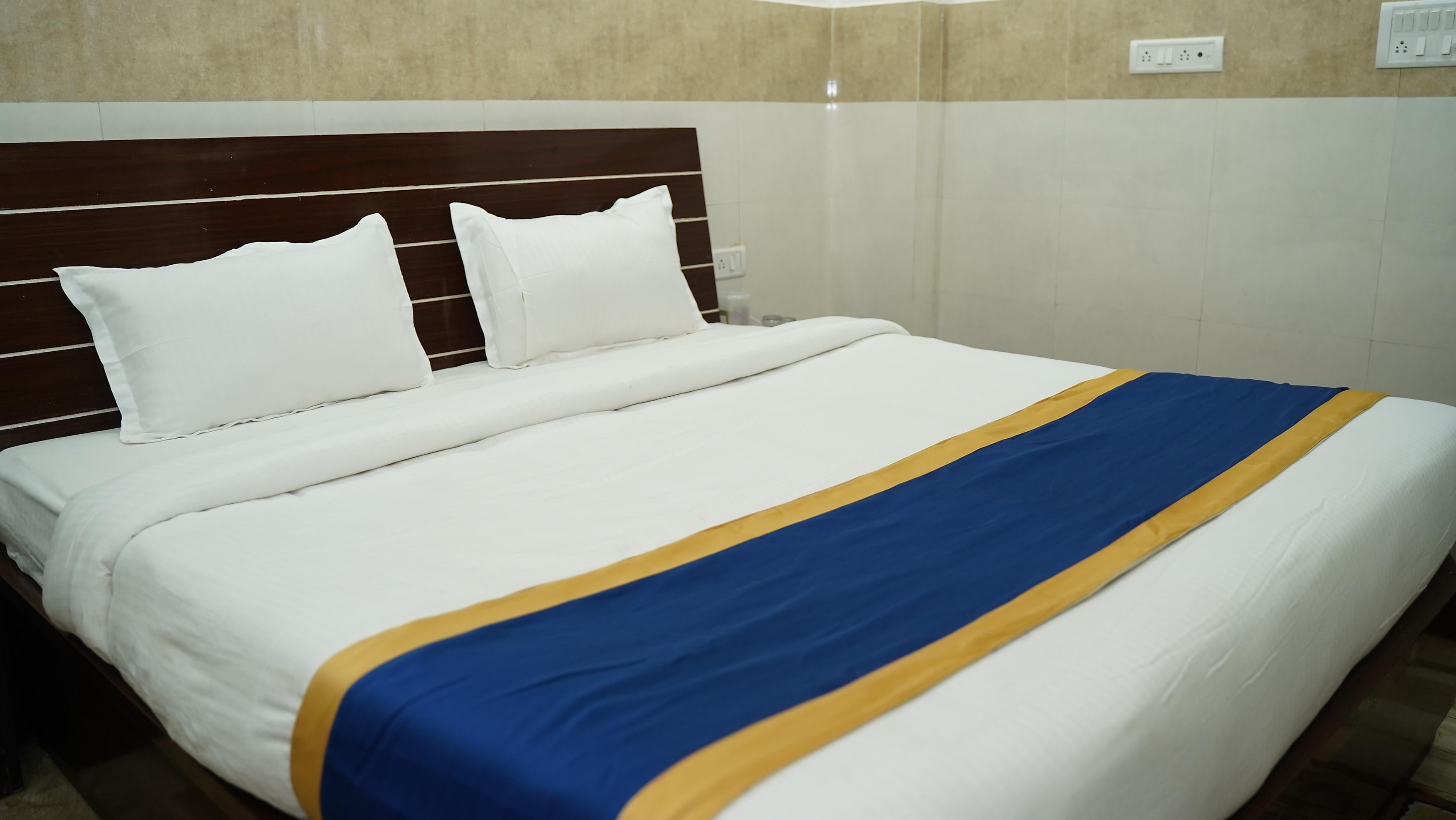 Hotel Abhinandan - Tap to explore photos