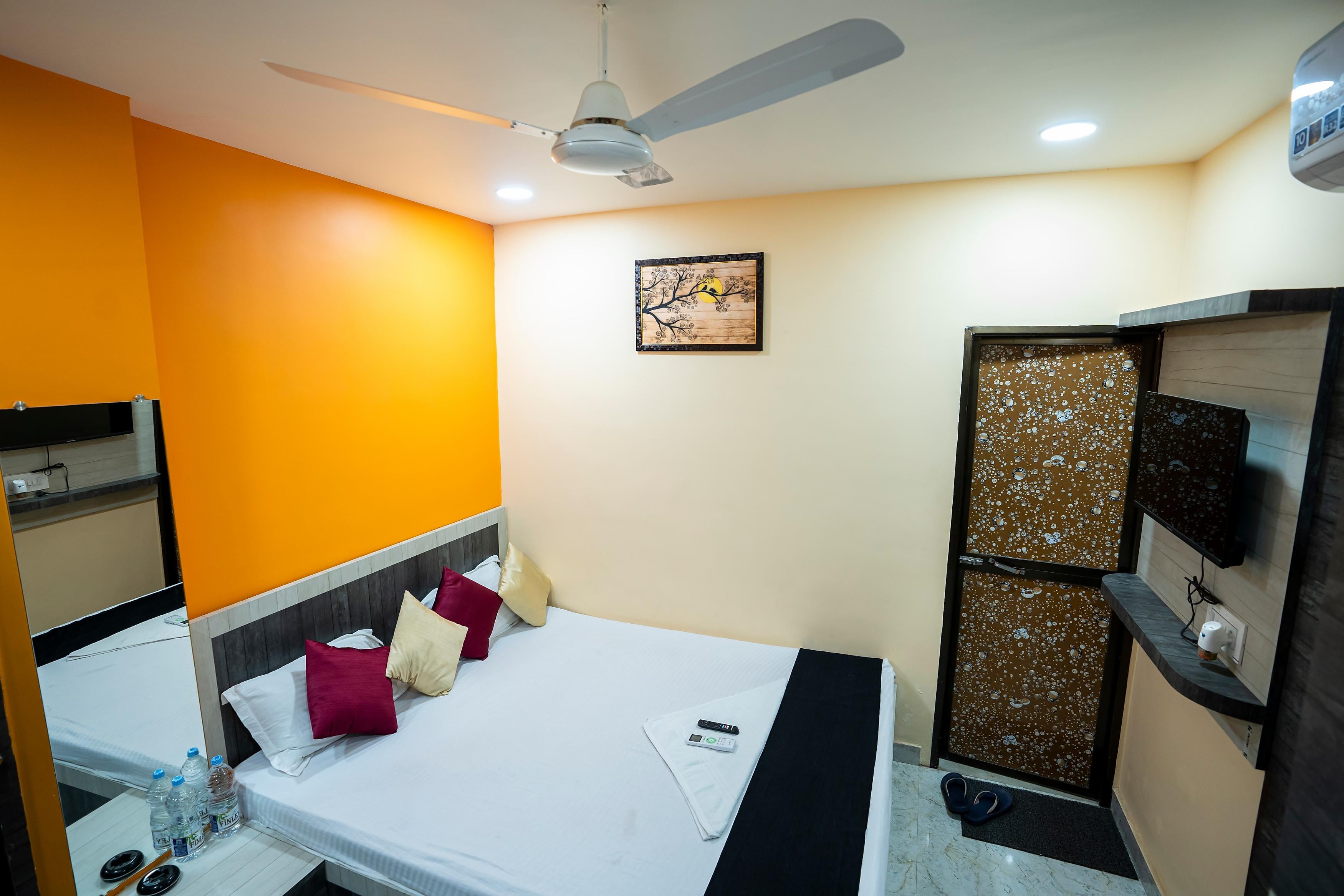 Hotel Manorama Palace - Tap to explore photos