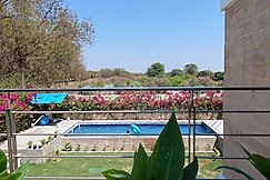 Villa Birdies & Eagles, Saarus 31 @Kensville Golf, Sanand
