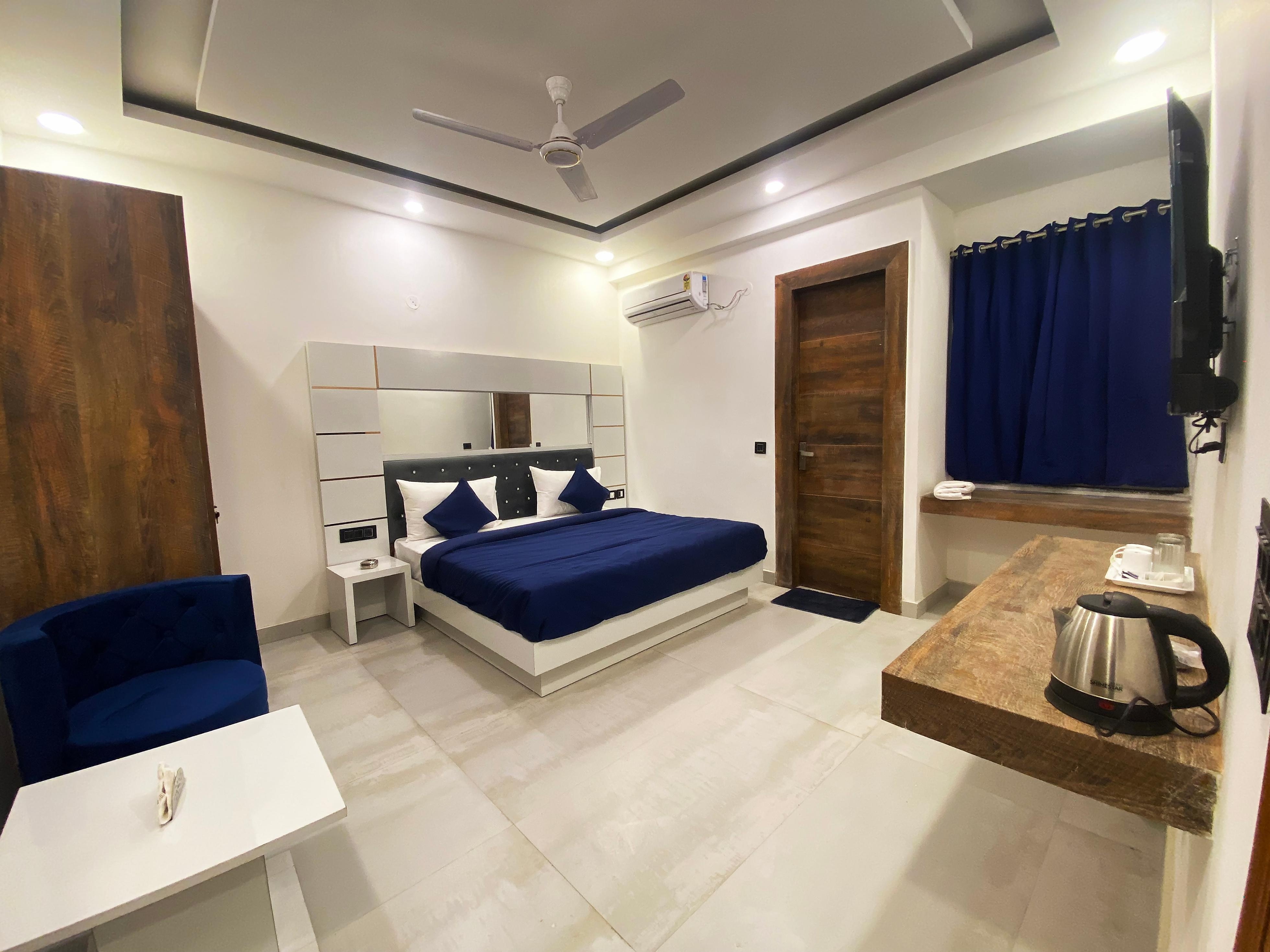 The Metro Stay By F9 Hotels - Tap to explore photos
