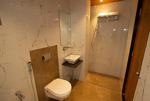 Monarch Montvert Rabale 𝗕𝗢𝗢𝗞 Navi Mumbai Hotel 𝘄𝗶𝘁𝗵 𝗙𝗥𝗘𝗘 𝗖𝗮𝗻𝗰𝗲𝗹𝗹𝗮𝘁𝗶𝗼𝗻