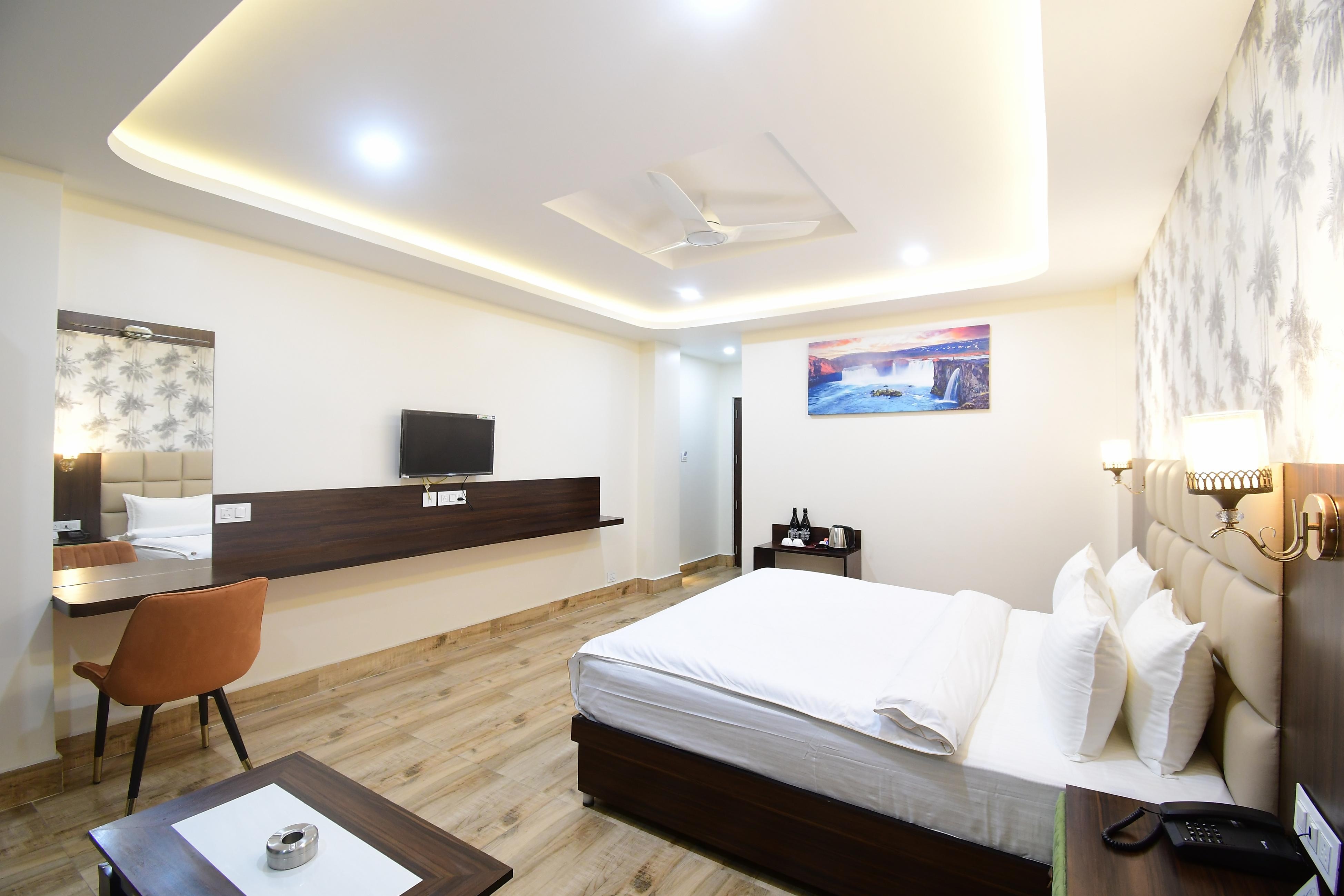 7 Mirror Hotel Gangtok - Tap to explore photos