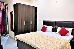 Hotel Star Light ,Near Nizamuddin Railway Station, Delhi