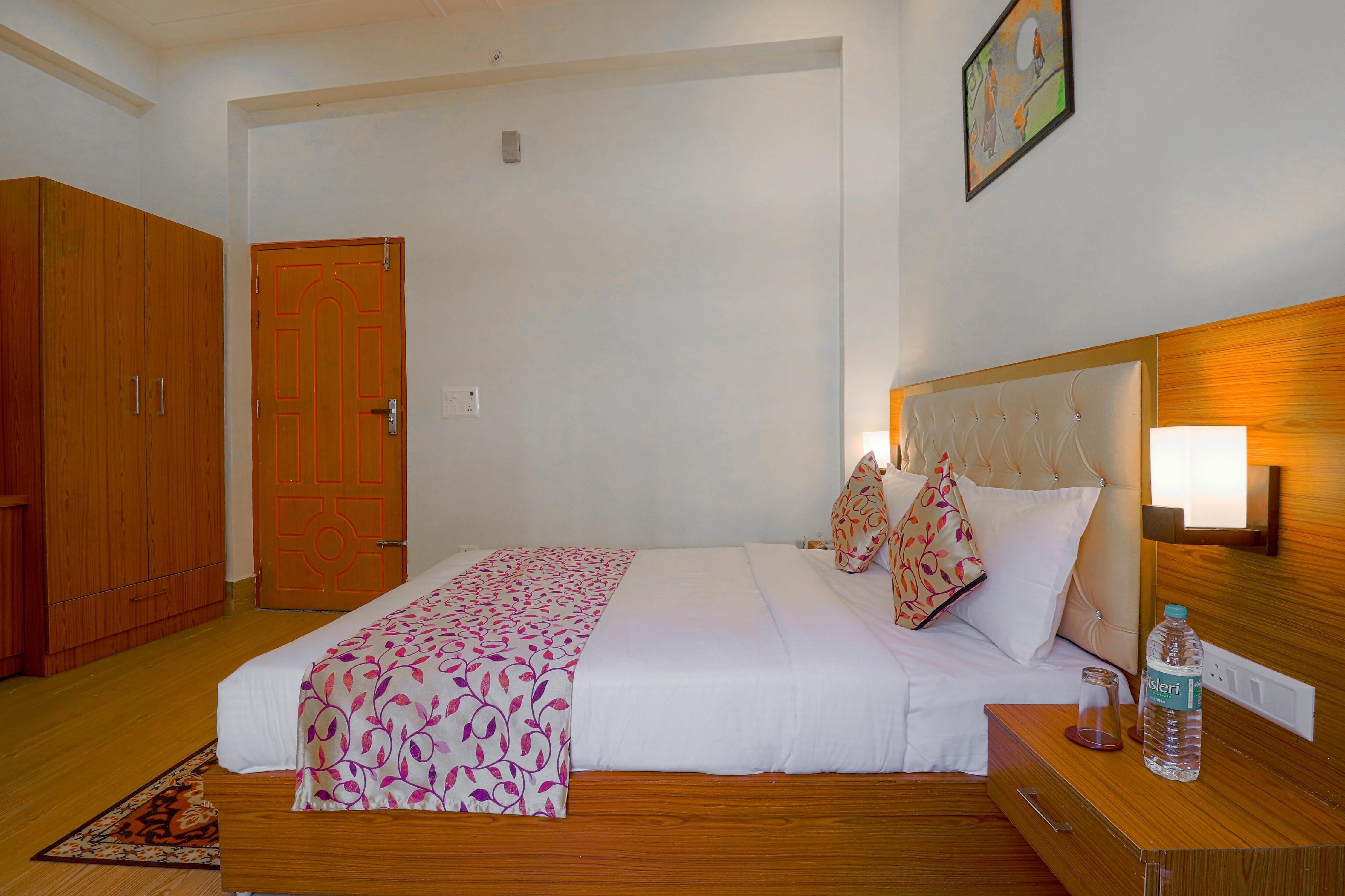 Hotel Shanti Vilaas - Tap to explore photos