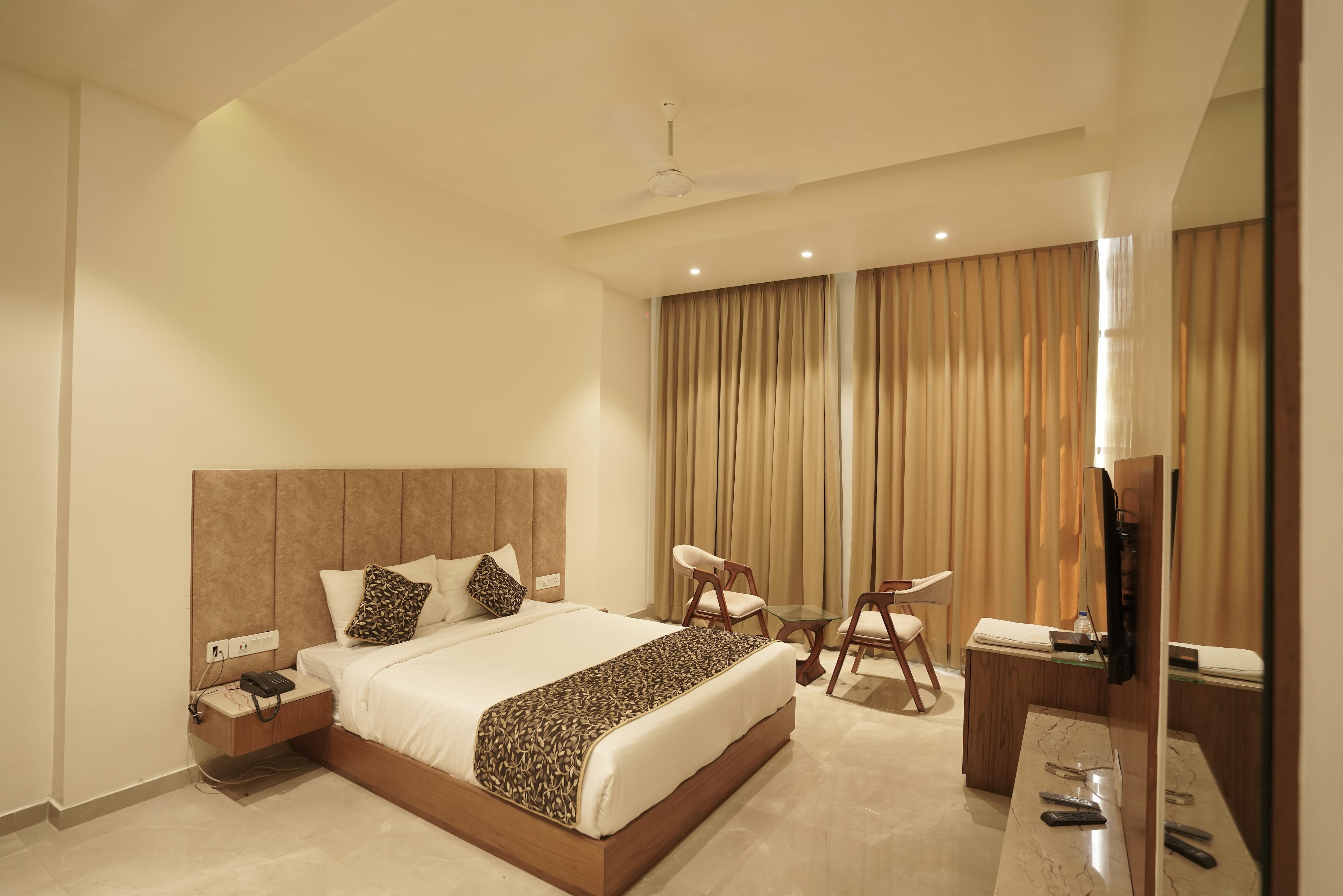 HOTEL CITY CROWN GONDIA - Tap to explore photos