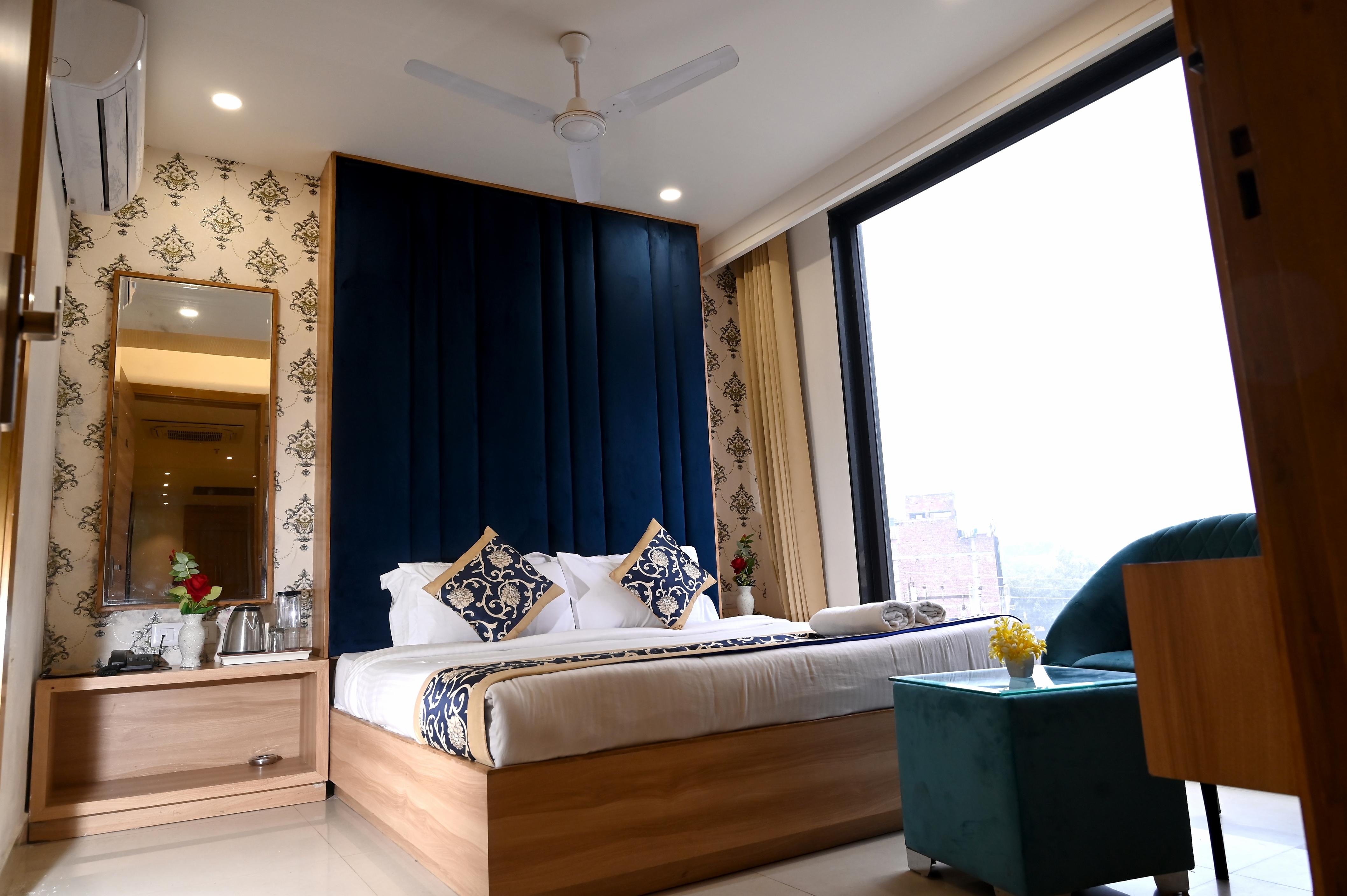 Hotel Diamond Villa Amritsar Near Celebration Mall - Tap to explore photos