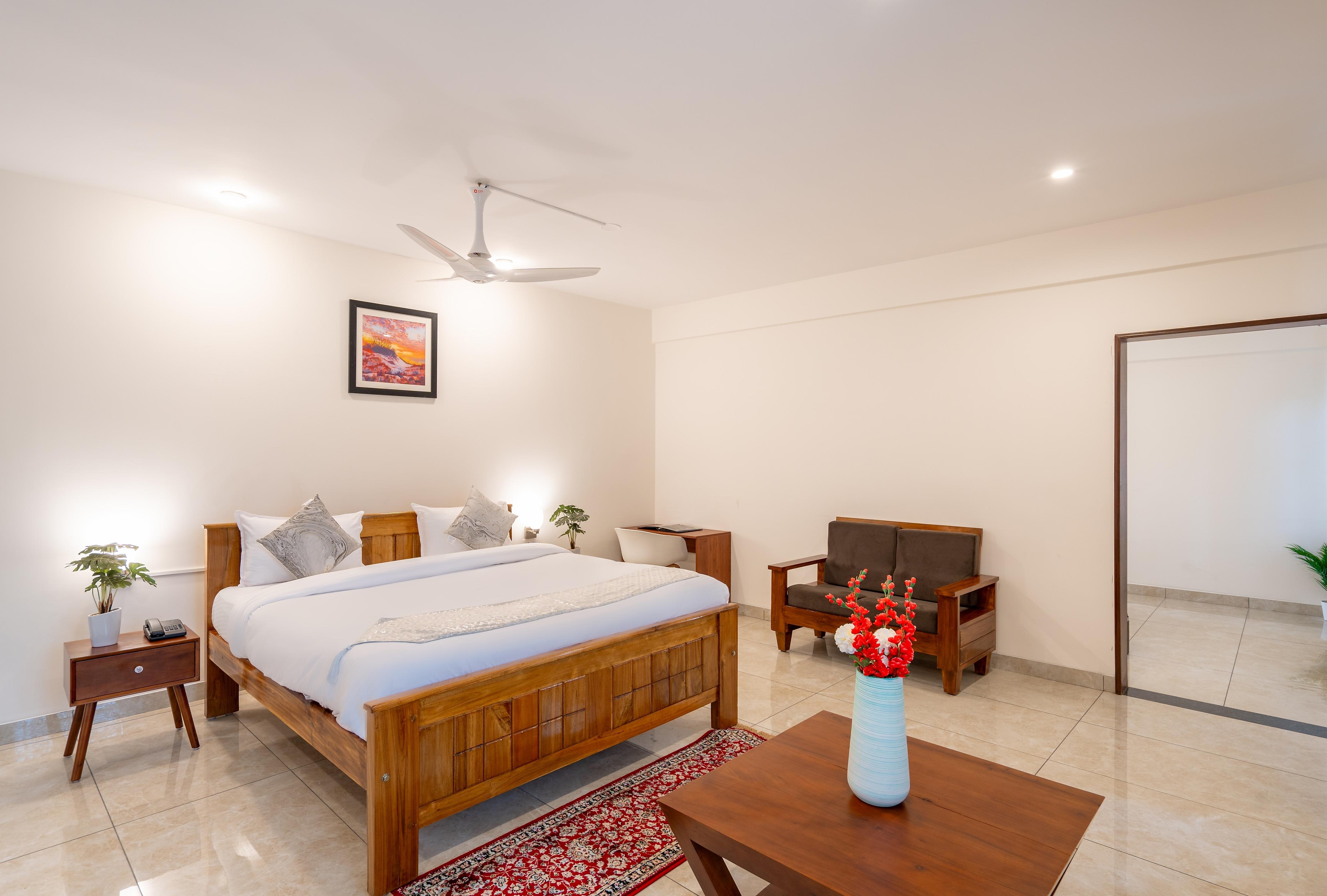 The Silver   chimes  suites - Tap to explore photos