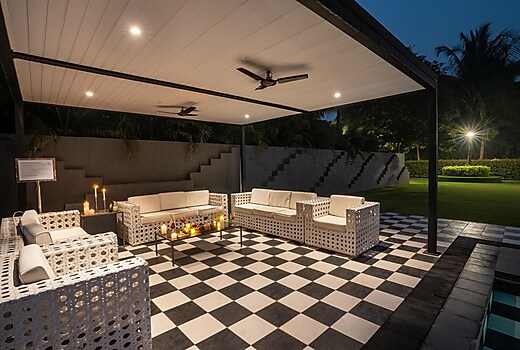 Expansive Outdoor Living Room