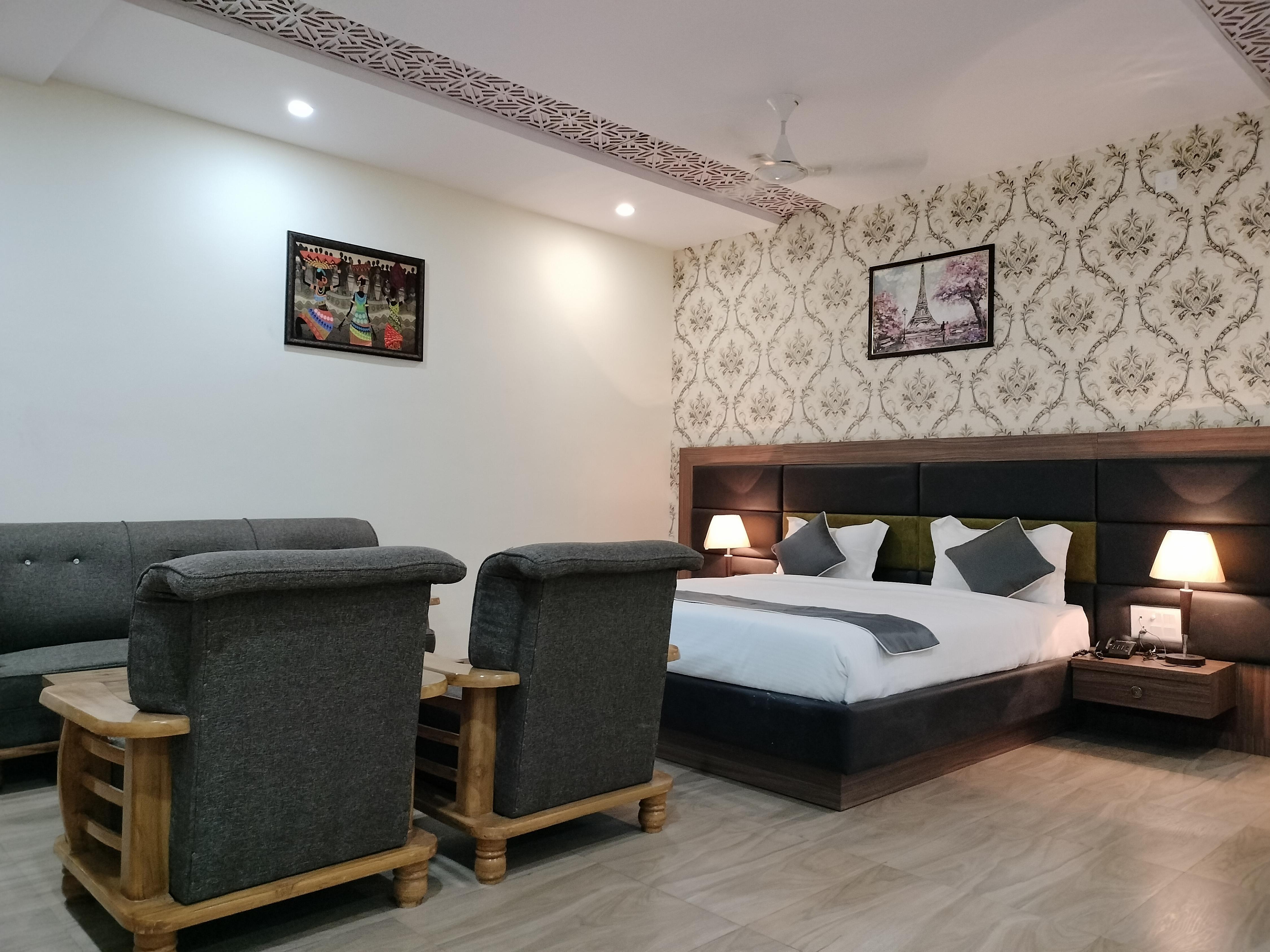 HOTEL VINAYAK INTERNATIONAL - Tap to explore photos