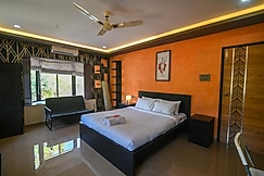 5 Rooms Misty Palace Large Pool Lonavala, Lonavala