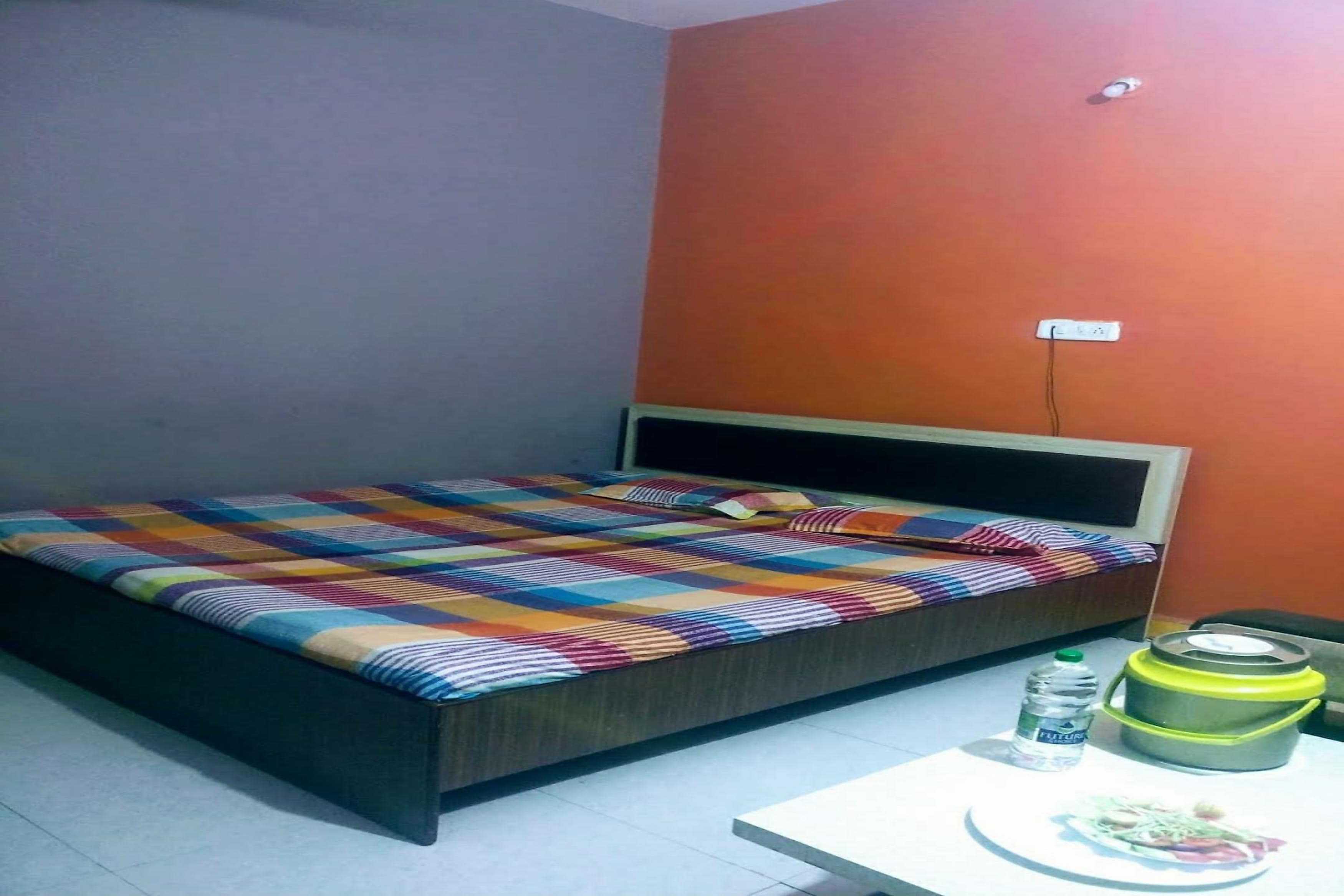 Hotel Shri Gurukripa Palace - Tap to explore photos