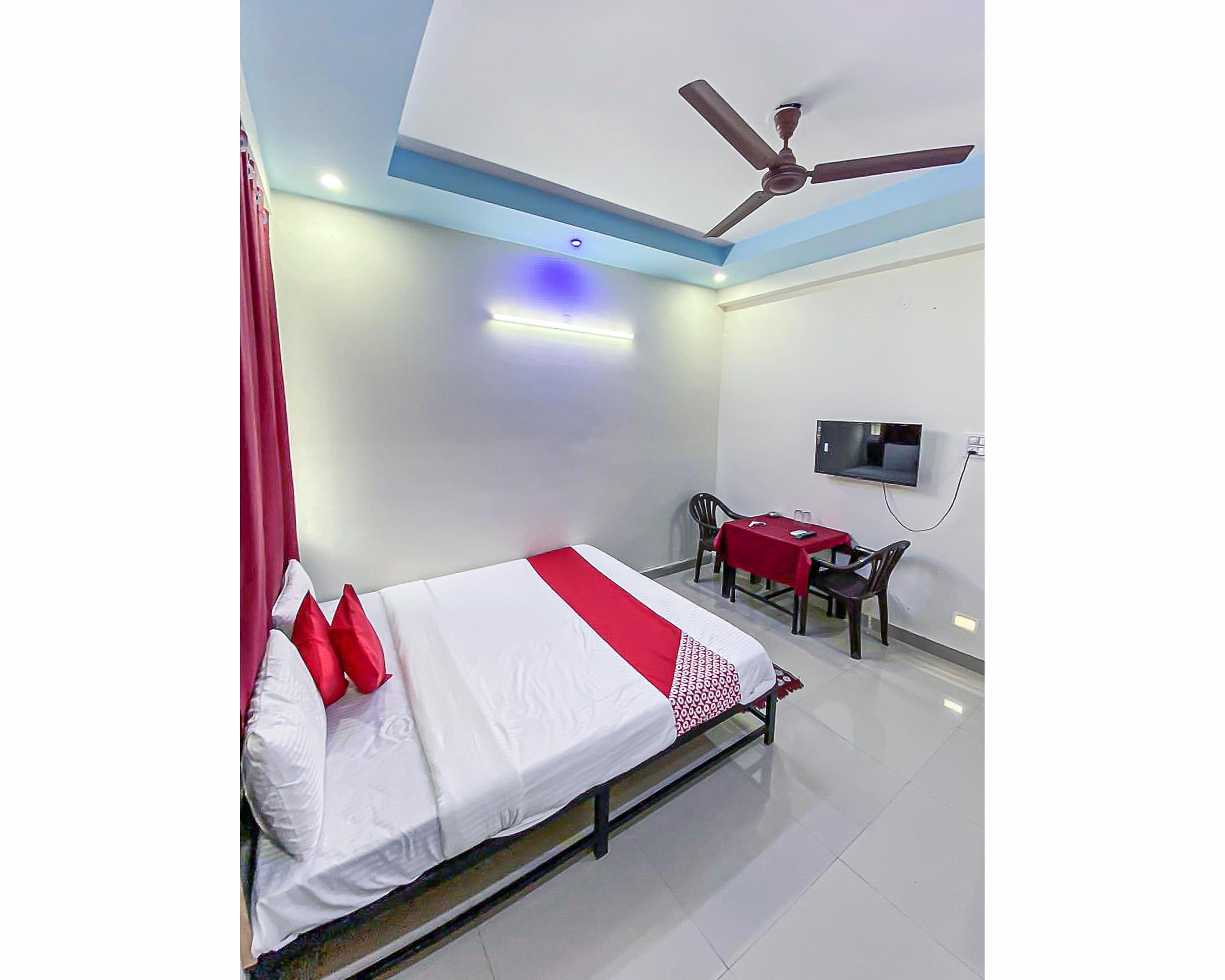 Vandan Villa Service Apartments By WB - Tap to explore photos