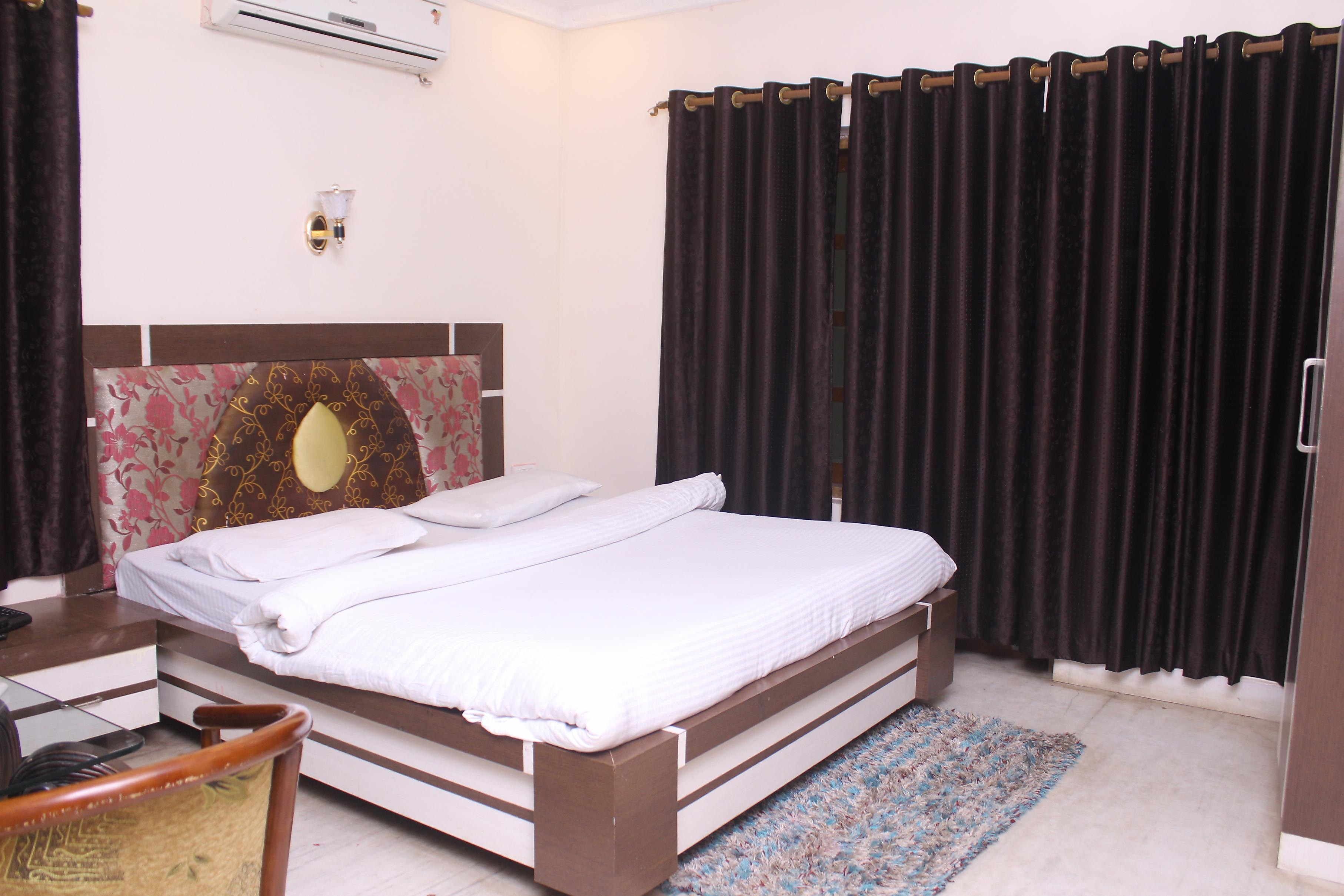 ROYAL CHETAN INN - Tap to explore photos