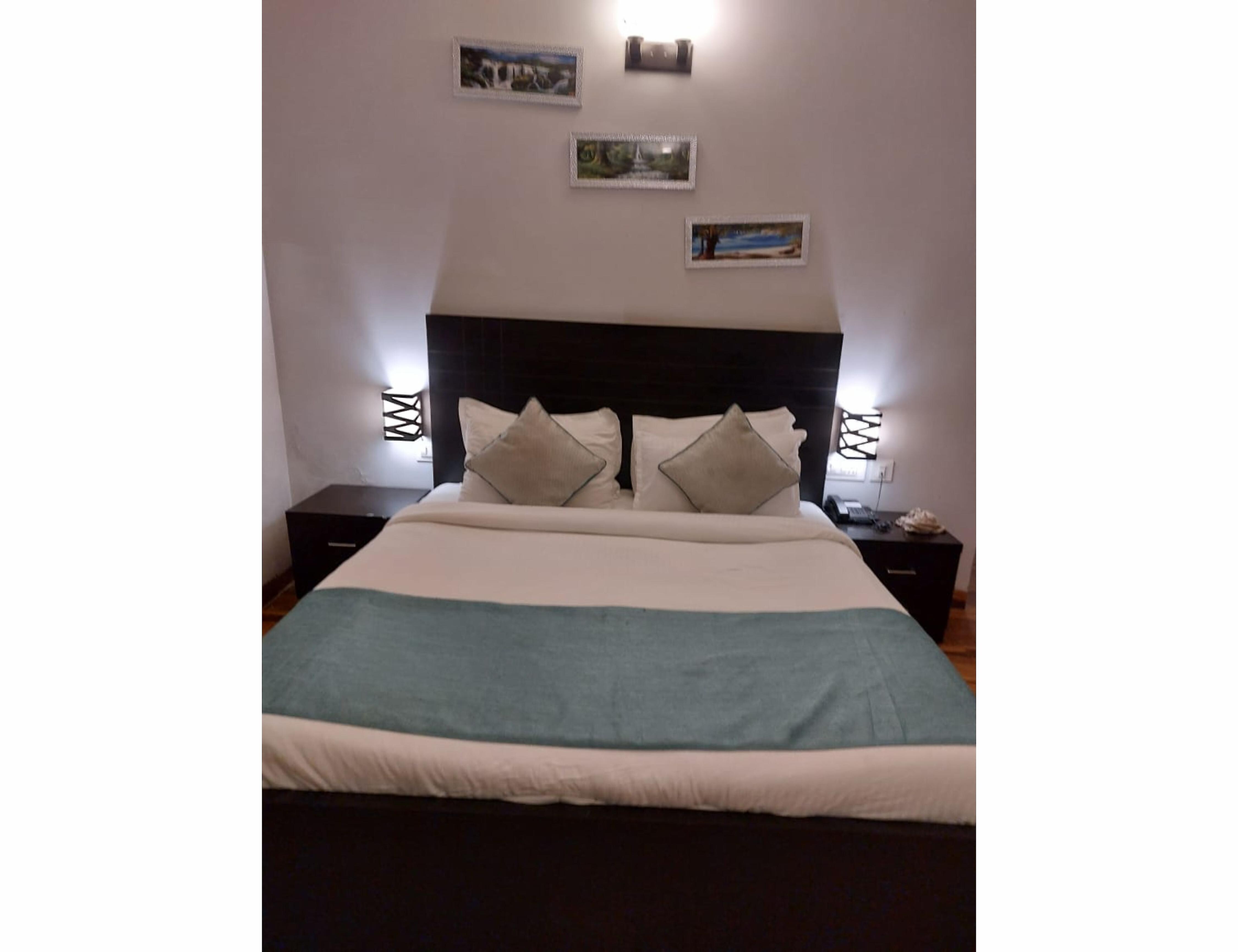 Omax suites onyx 004 omaxe eternity - Tap to explore photos