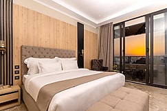 Alpine Hotel and Villas