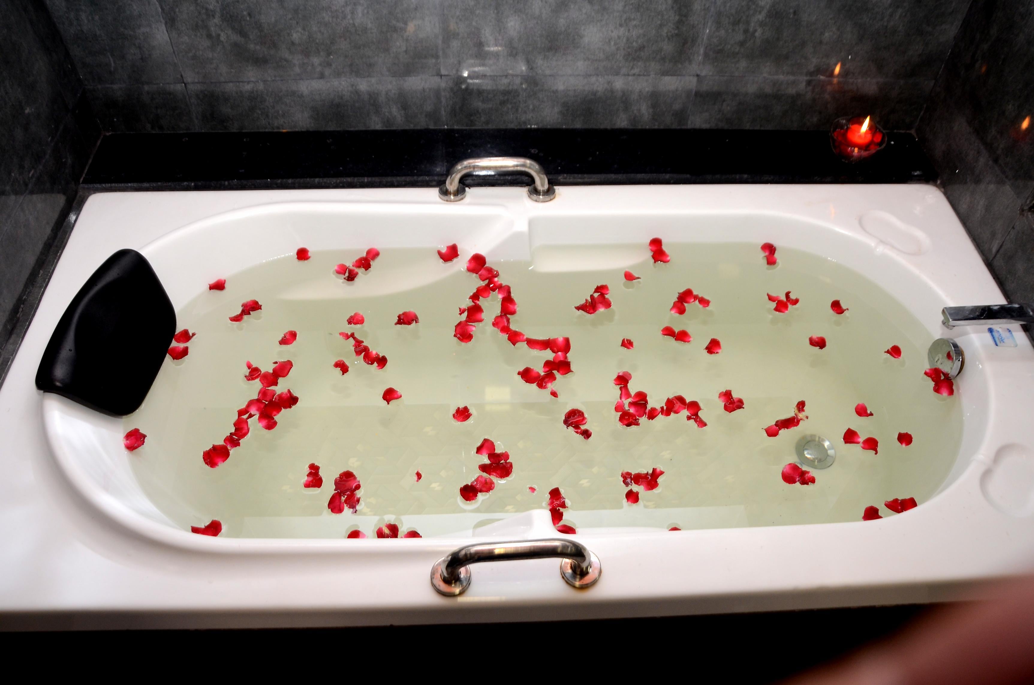 Super Deluxe Room with bathtub 1