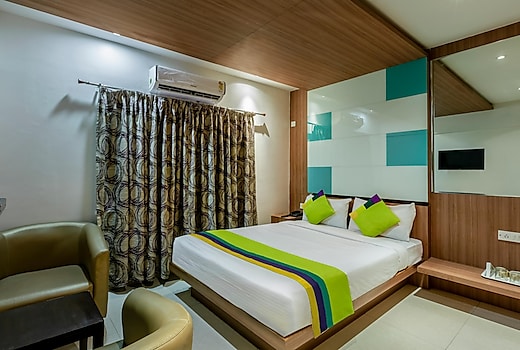 Itsy Hotels Hiland Suites