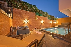 The Oak villa by Nosh & Stay LLP, Lonavala