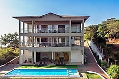 The Arowana Cliff 4BHK with Pvt Pool and Chef, Lonavala