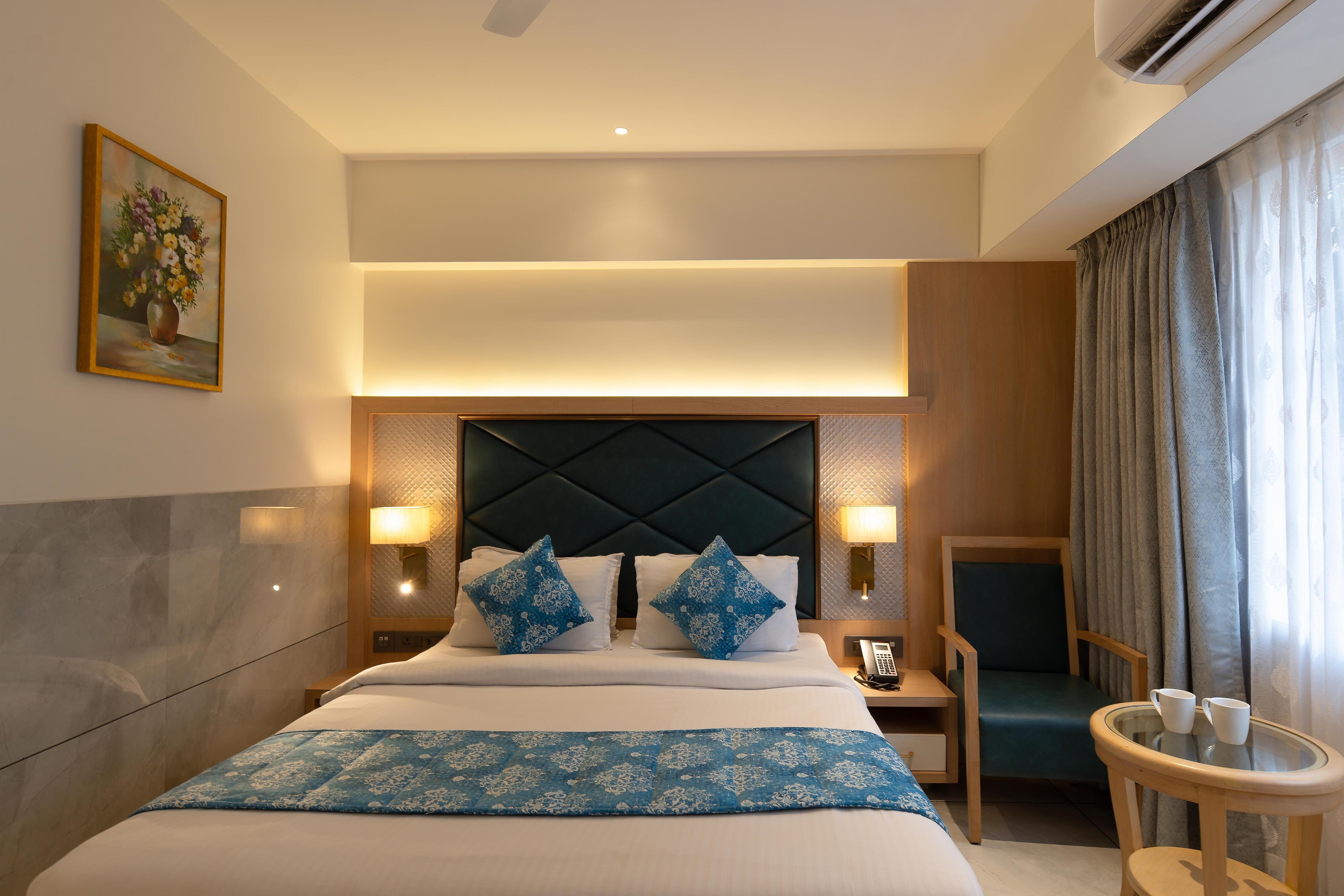 Hotel Goldcrest Suites - Tap to explore photos