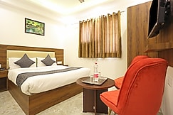 Hotel De Clark @ Delhi Airport with Free Parking, Delhi